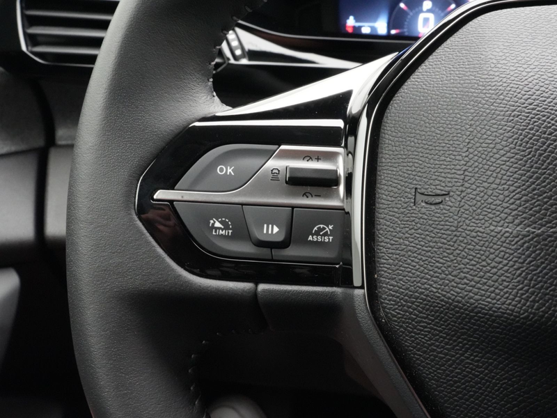 Peugeot 408 Allure 145 e-DCS6 APPS+NAVI+RFKAMERA+KEYLESS — photo 12