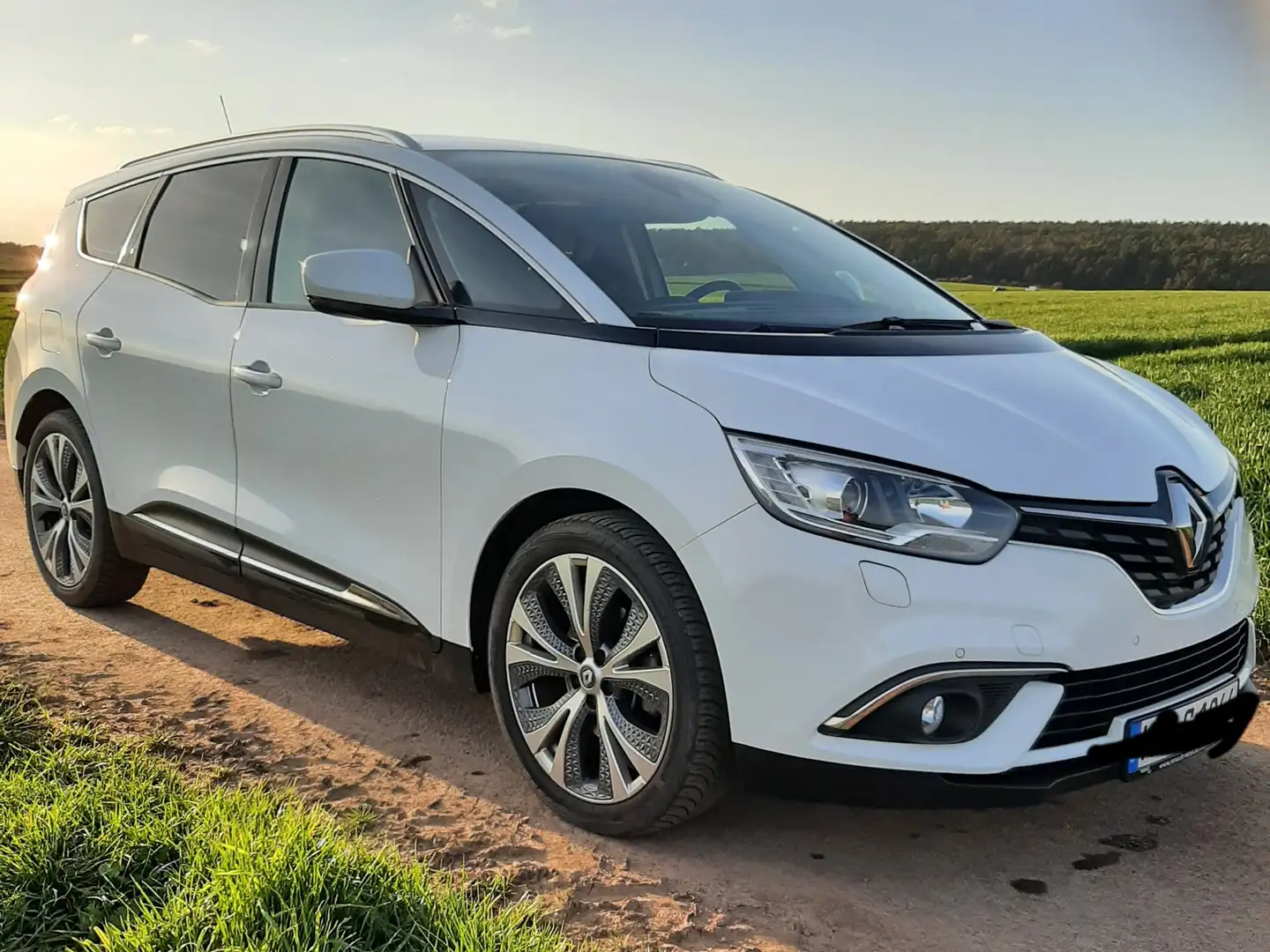 Renault Grand Scenic Grand Scenic ENERGY TCe 130 INITIALE PARIS Weiß - 1