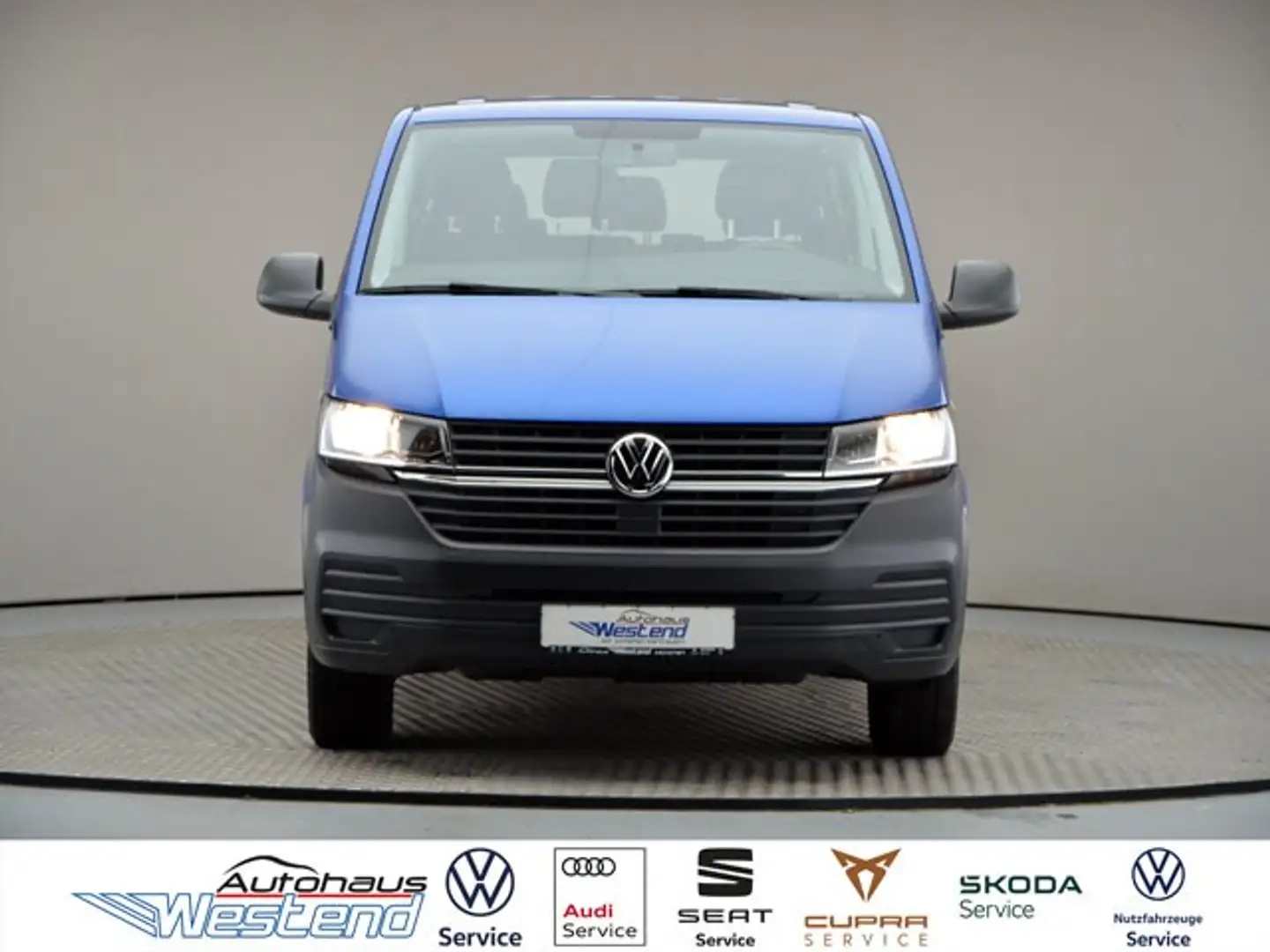 Volkswagen T6.1 Transporter Kombi 2.0l TDI 81kW 5-Gang 9 Sitzer Klima Blau - 1