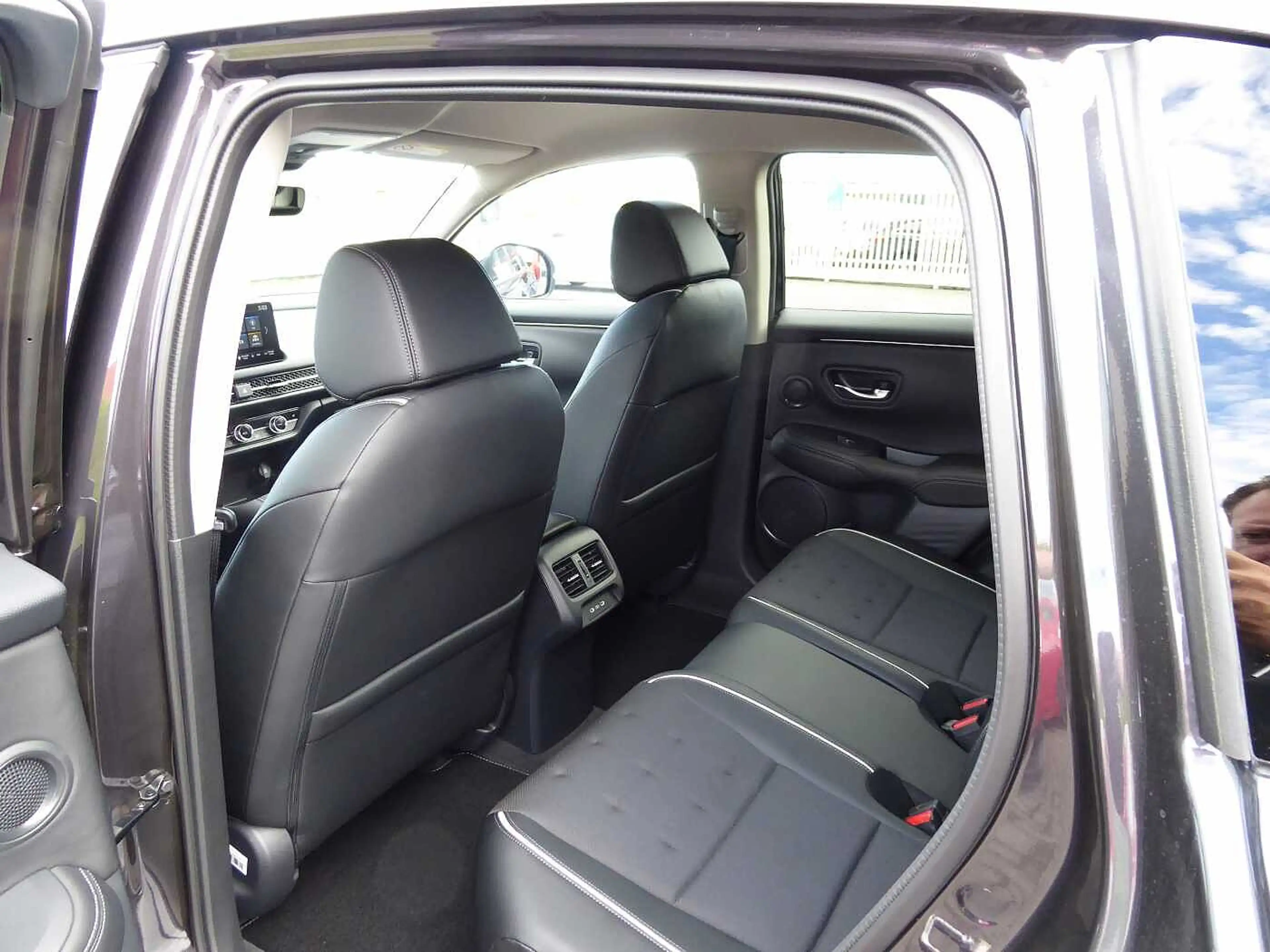 Honda ZR-V Hybrid e:HEV 2.0 i-MMD Sport — photo 10