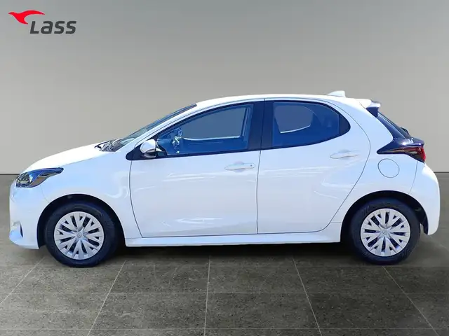 Toyota Yaris view 3