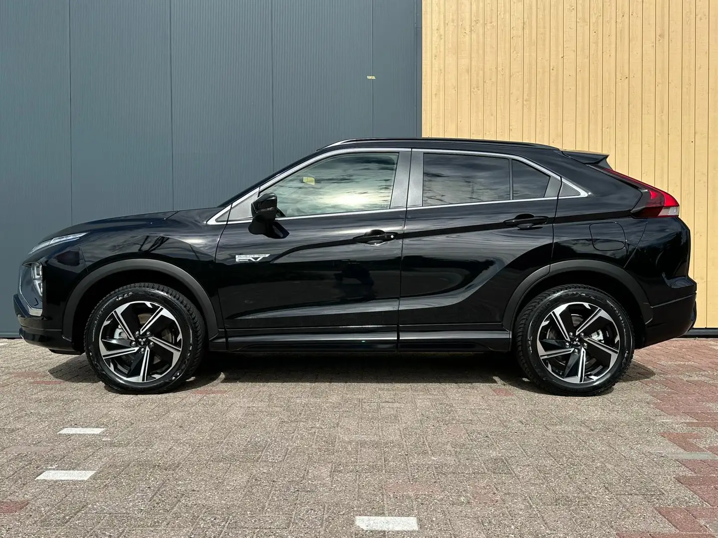 Mitsubishi Eclipse Cross 2.4 PHEV Business | Adaptive cruise | Apple Carpla Zwart - 2