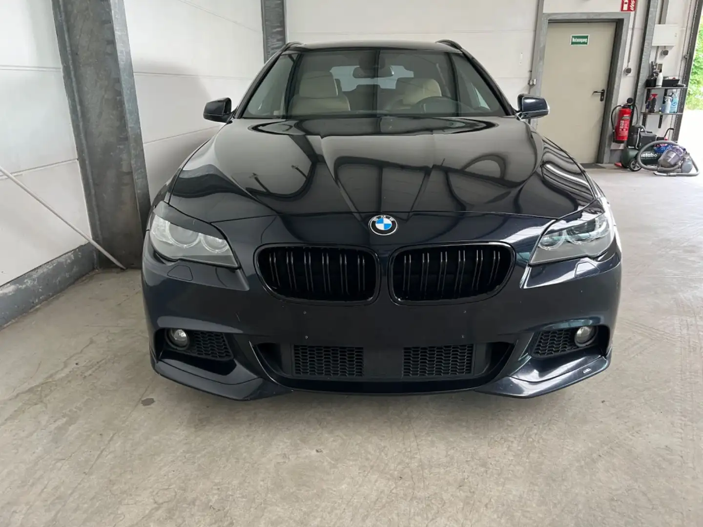 BMW 535 d Touring AC Schnitzer +Pano +20' Alu+ HeadUp Schwarz - 2
