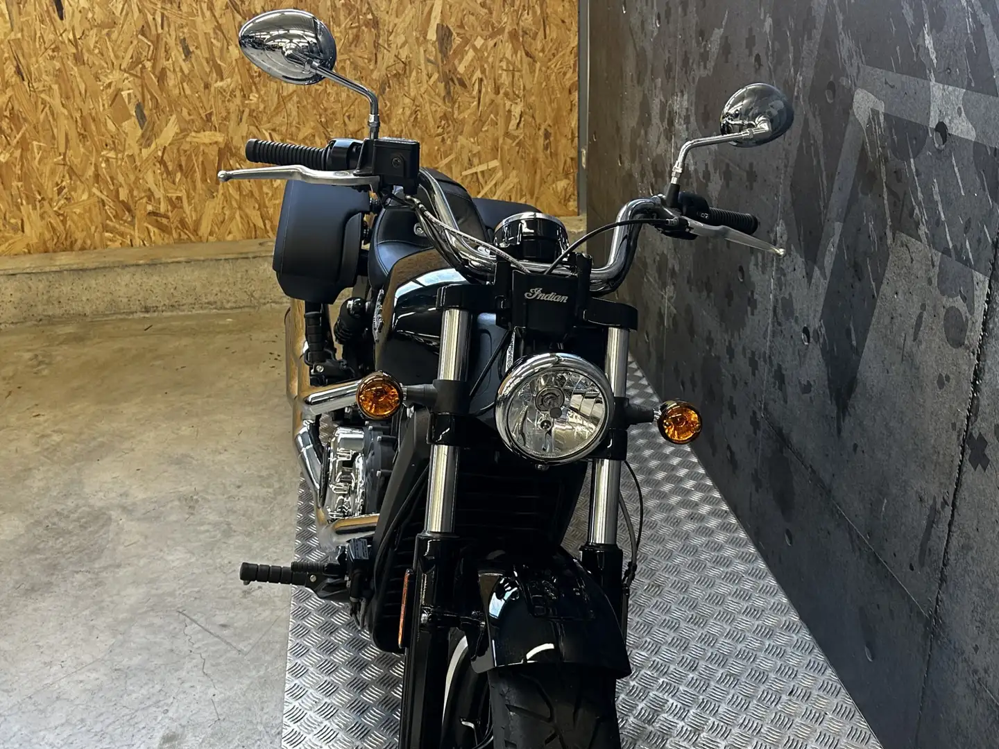 Indian Scout Noir - 2