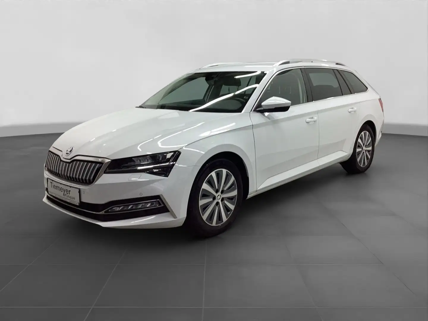 Skoda Superb Combi iV STYLE AHK MATRIX COLUMBUS STANDH Weiß - 2