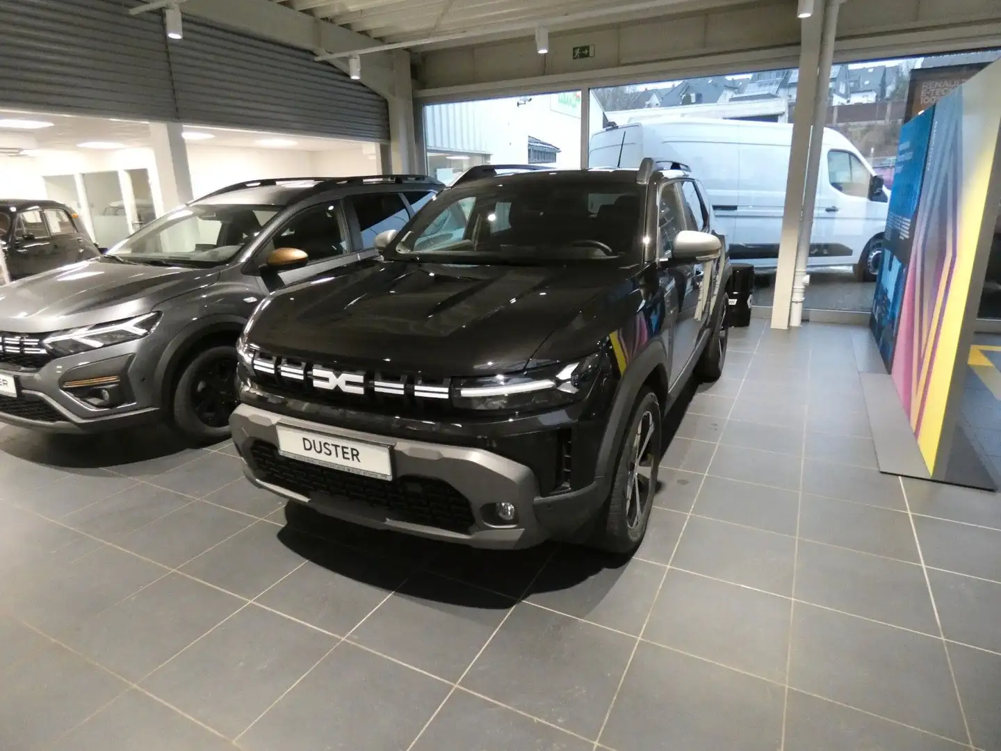 Dacia Duster III TCe 130 Journey Zwart - 2