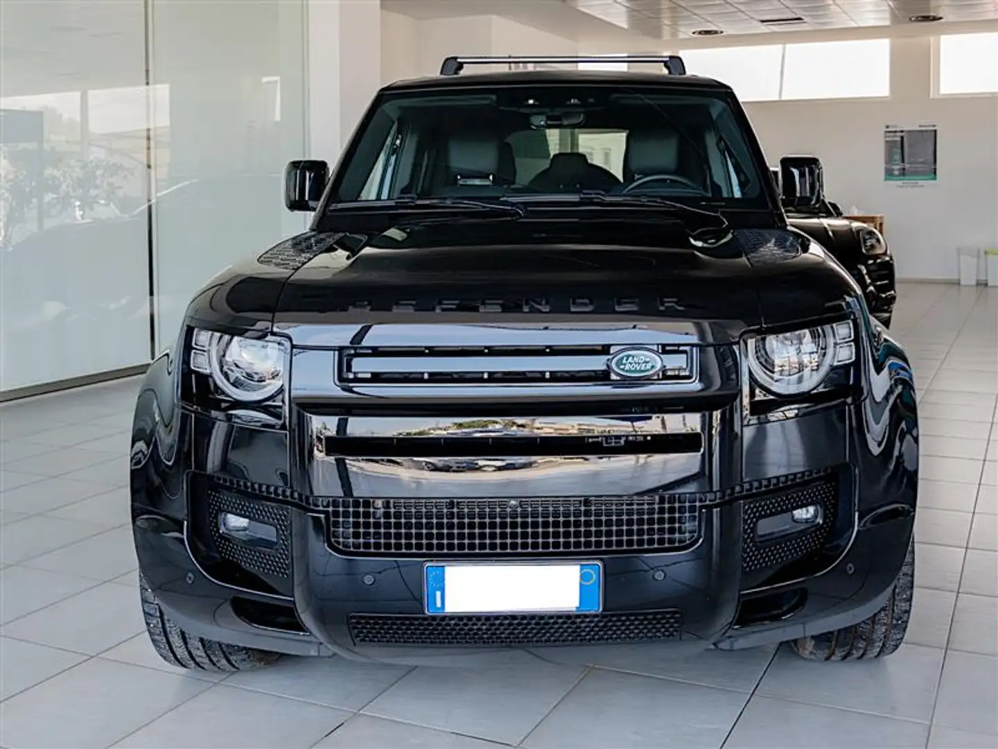 Land Rover Defender 110 X-Dynamic HSE Noir - 2