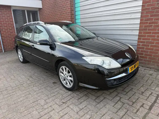 Renault Laguna view 2