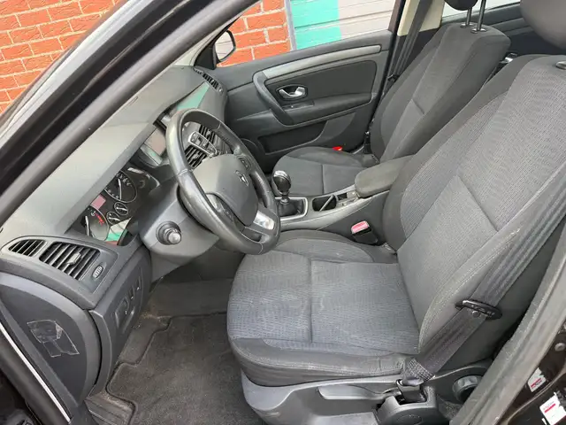 Renault Laguna view 5