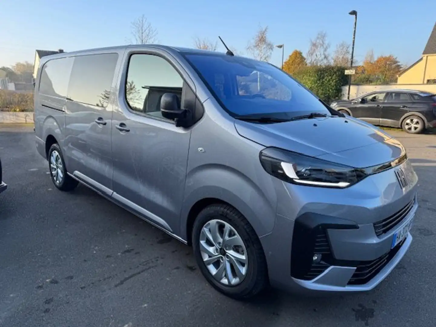 Fiat Scudo CABINE APPROFONDIE 180XL EAT8 PACK PREMIUM CONNECT Grijs - 2