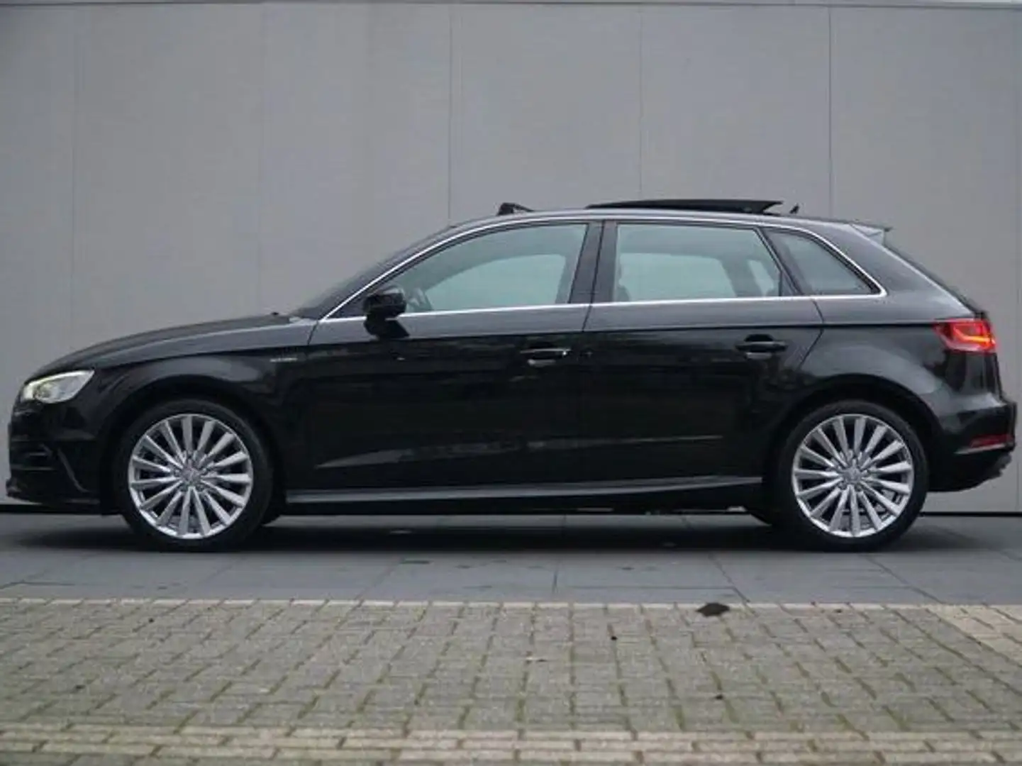 Audi A3 1.4 e-tron Amb. PL+ Zwart - 1