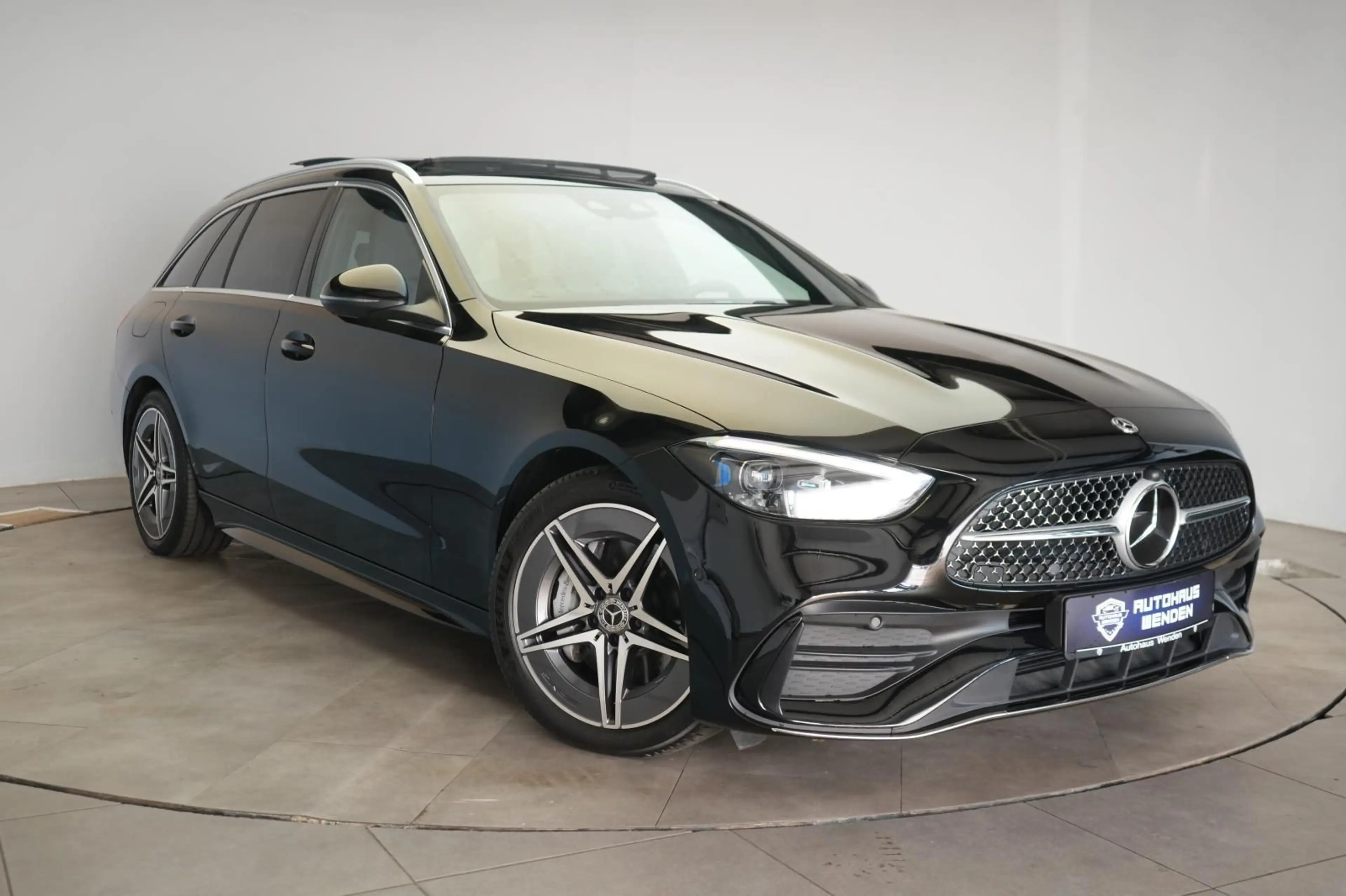 Mercedes-Benz C 220 d T 9G-Tronic AMG Leder/Distronic/Pano/Kam — photo 2