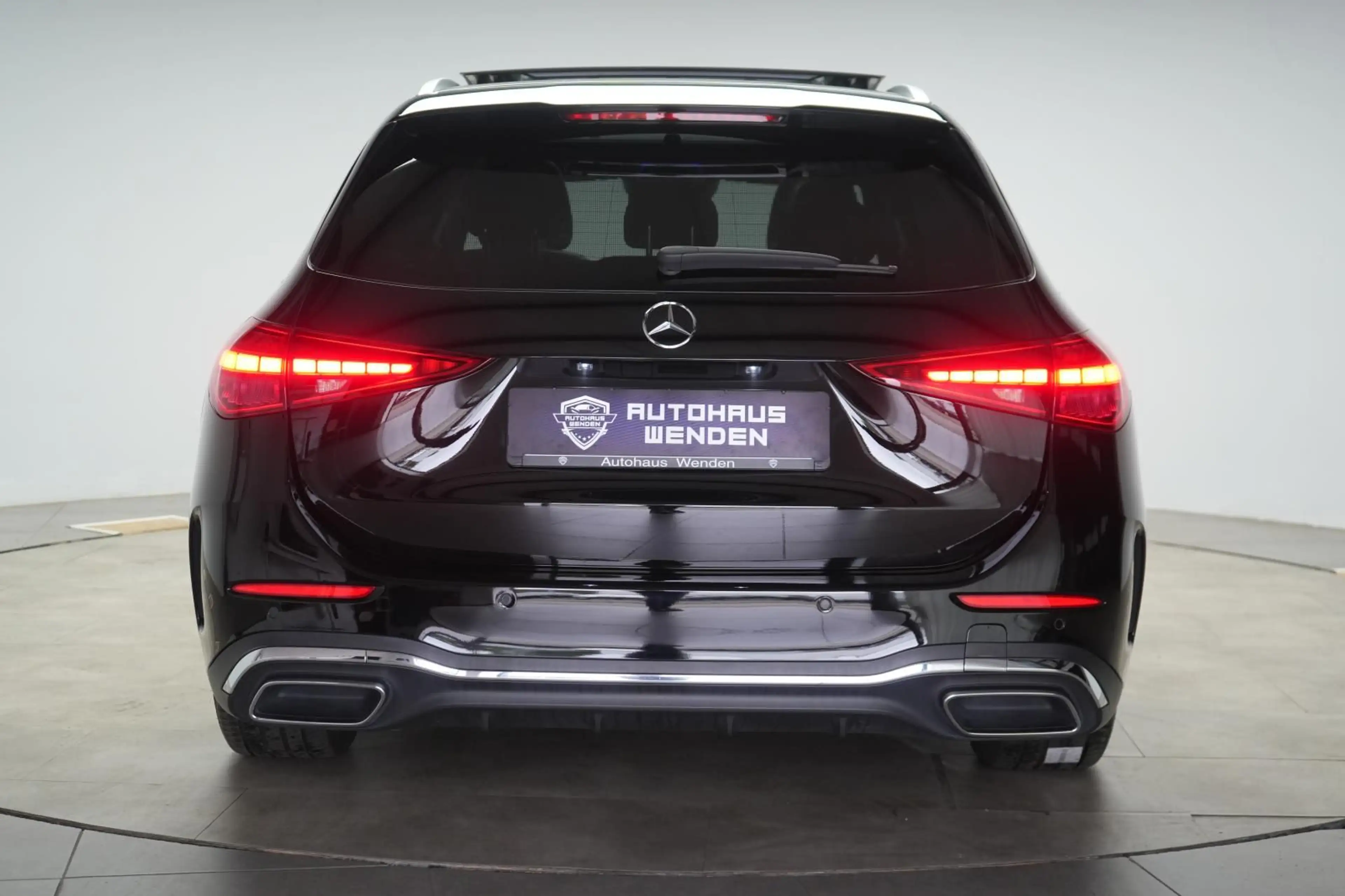 Mercedes-Benz C 220 d T 9G-Tronic AMG Leder/Distronic/Pano/Kam — photo 7