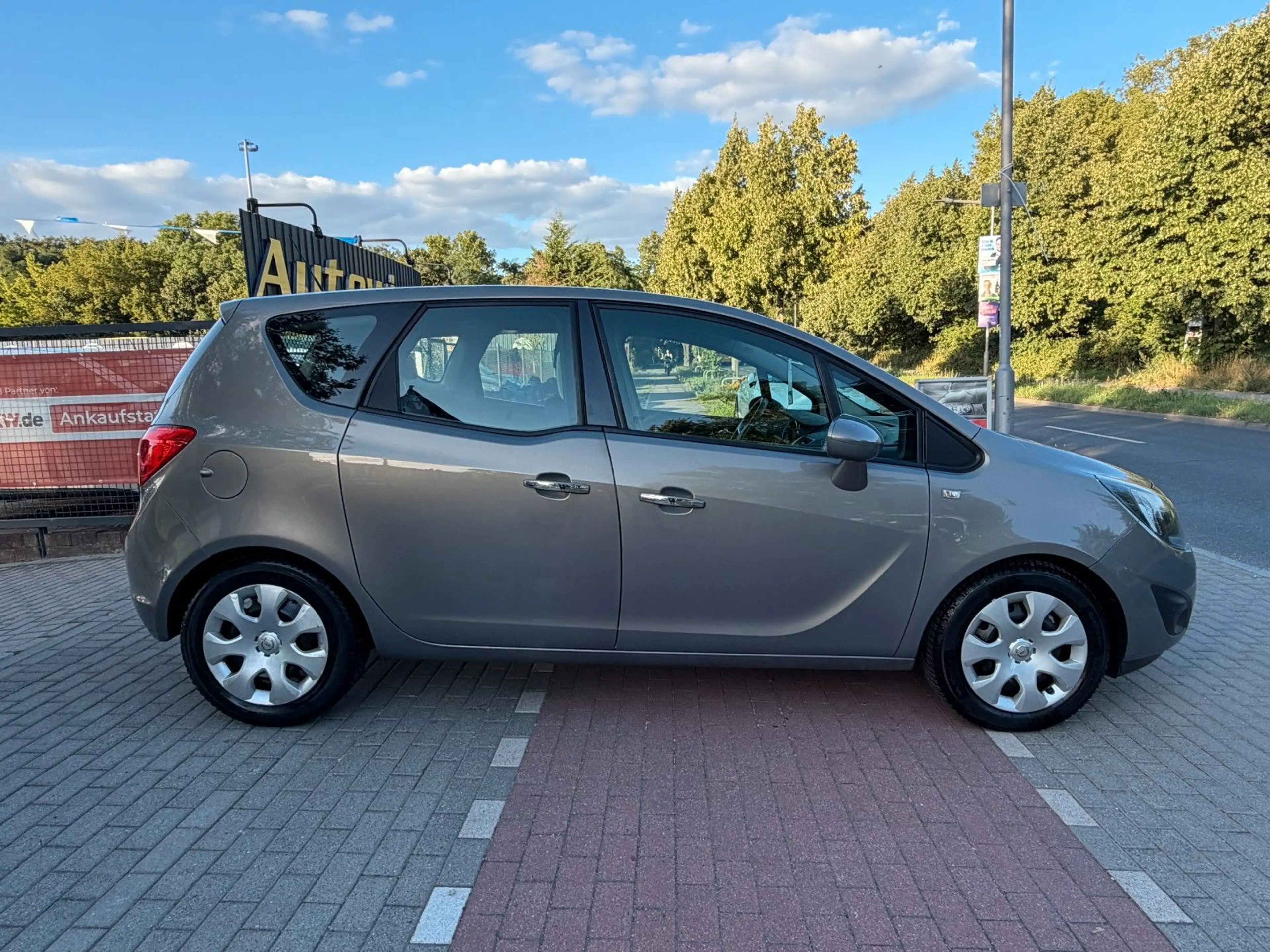 Opel Meriva B Innovation 1.4T*Klima*Sitzheizung*AHK* — photo 4