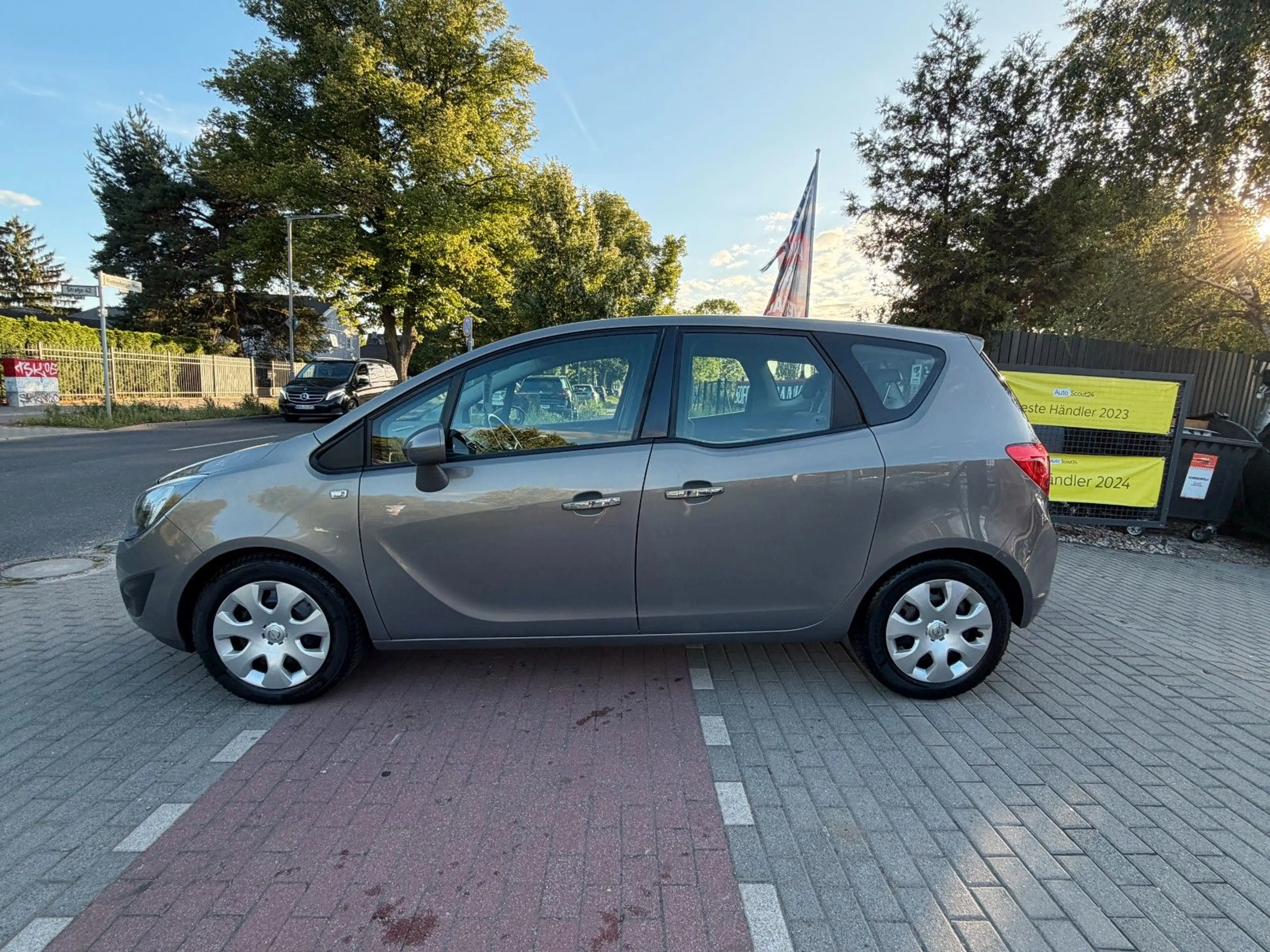 Opel Meriva B Innovation 1.4T*Klima*Sitzheizung*AHK* — photo 7