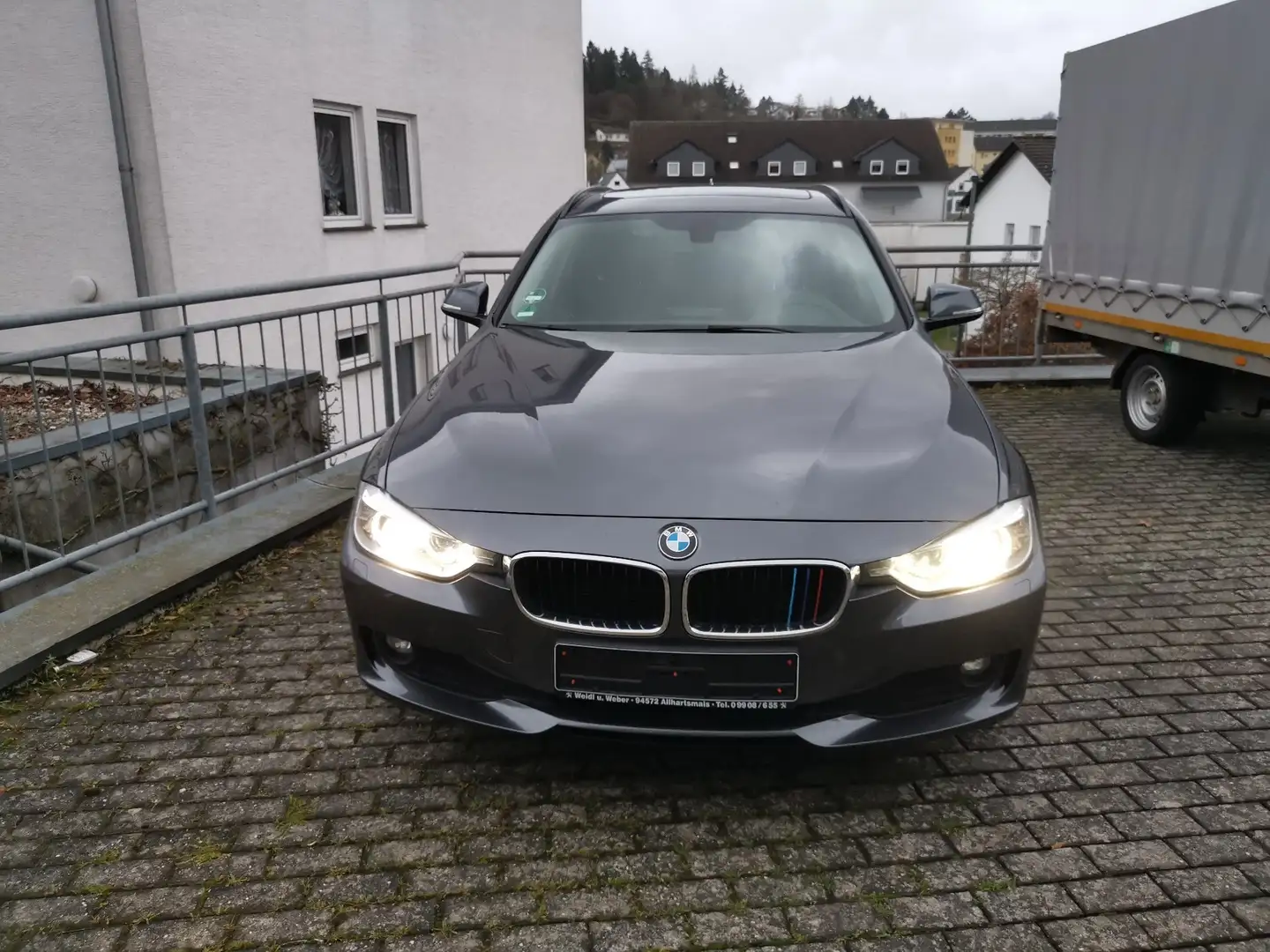 BMW 320 320d Grau - 1