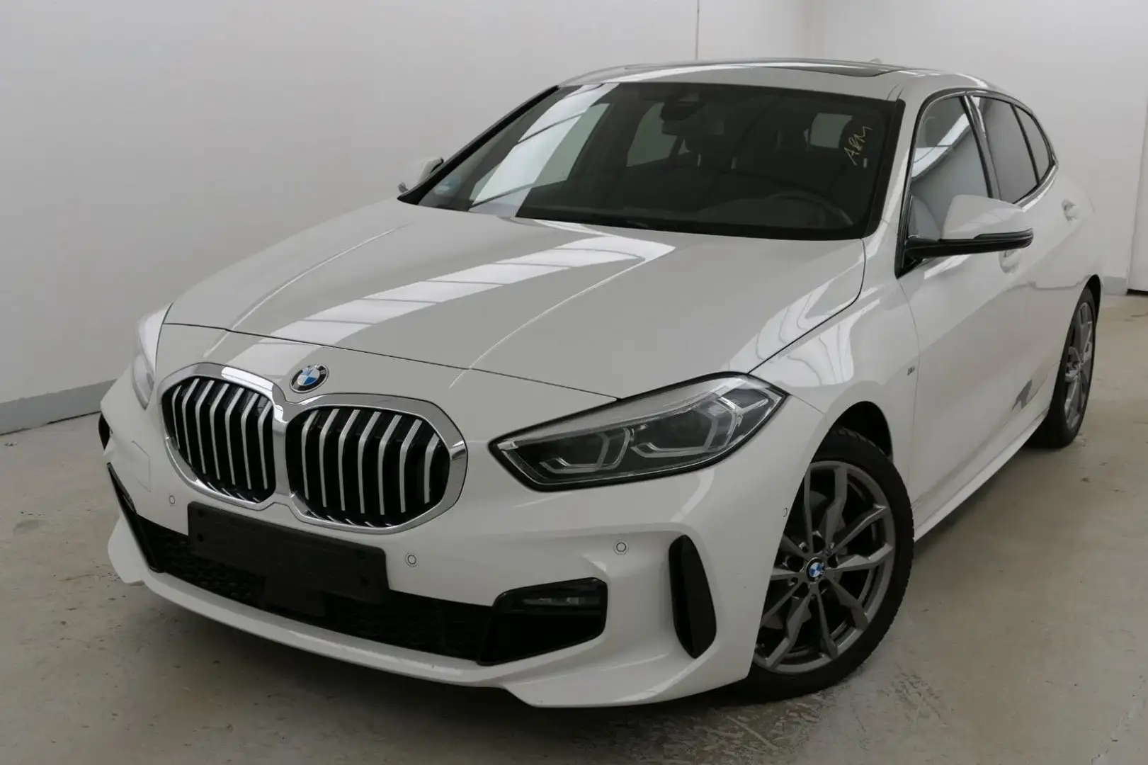 BMW 120 i M Sport LED SHZ 2-Z RFK HiFi Pano. QI White - 1