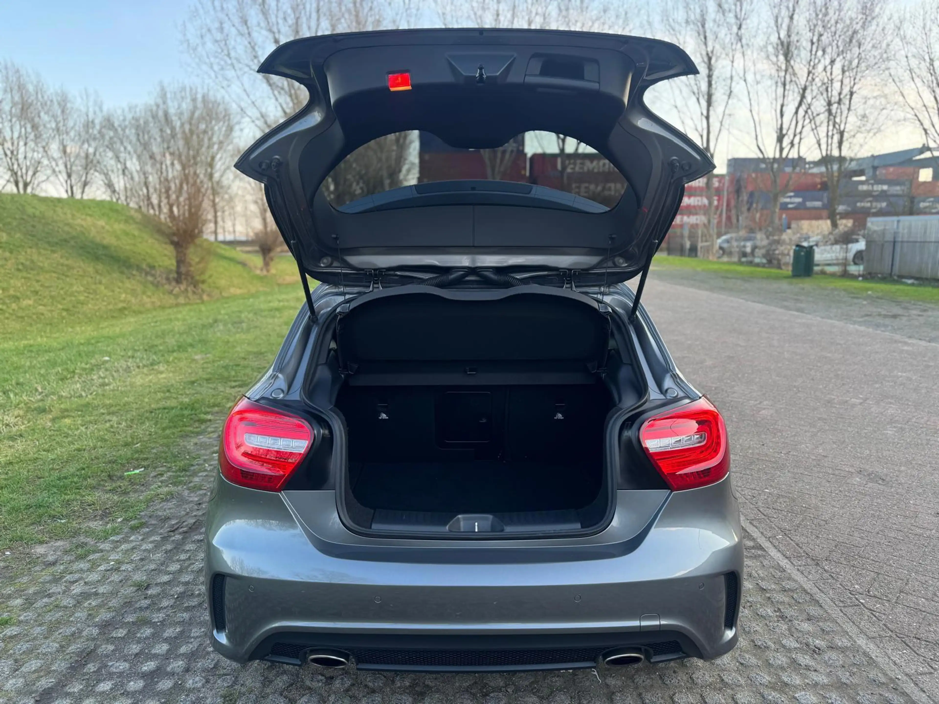 Mercedes-Benz A 220 A220 AUTOMAAT/ PANO / AMG PAK / LED — photo 5