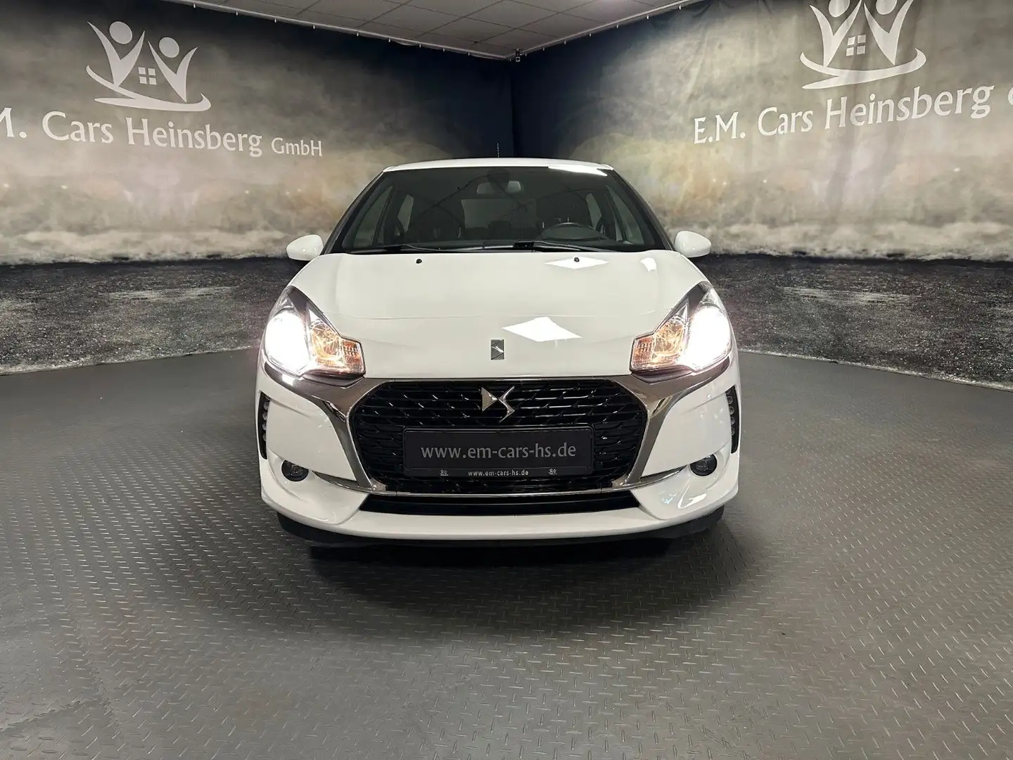 DS Automobiles DS 3 So Chic 1.6 BlueHDi DAB HiFi-System - 2