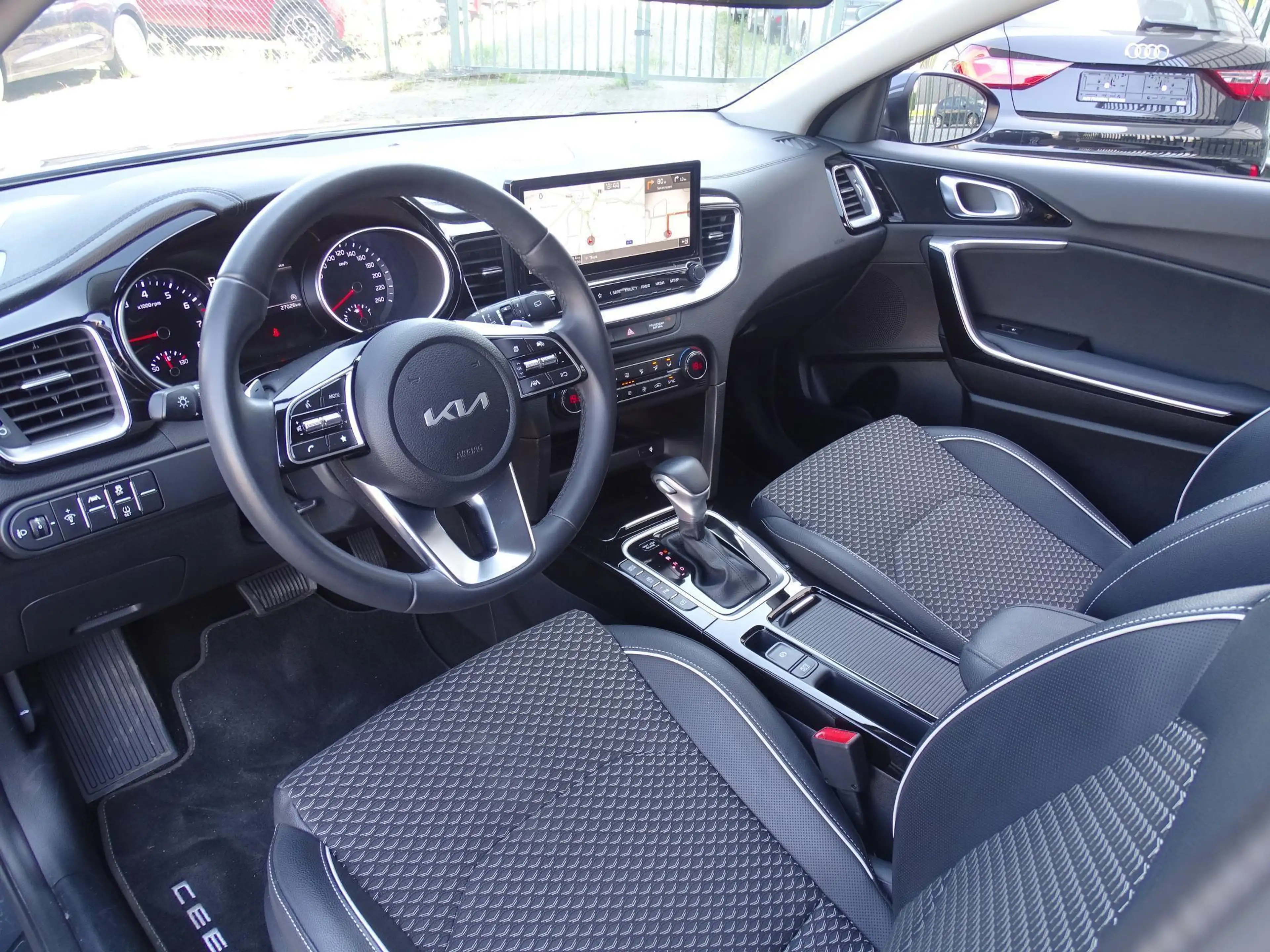 Kia Ceed / cee'd Pulse 1.0 T-GDI 100 MHEV DCT ISG — photo 15