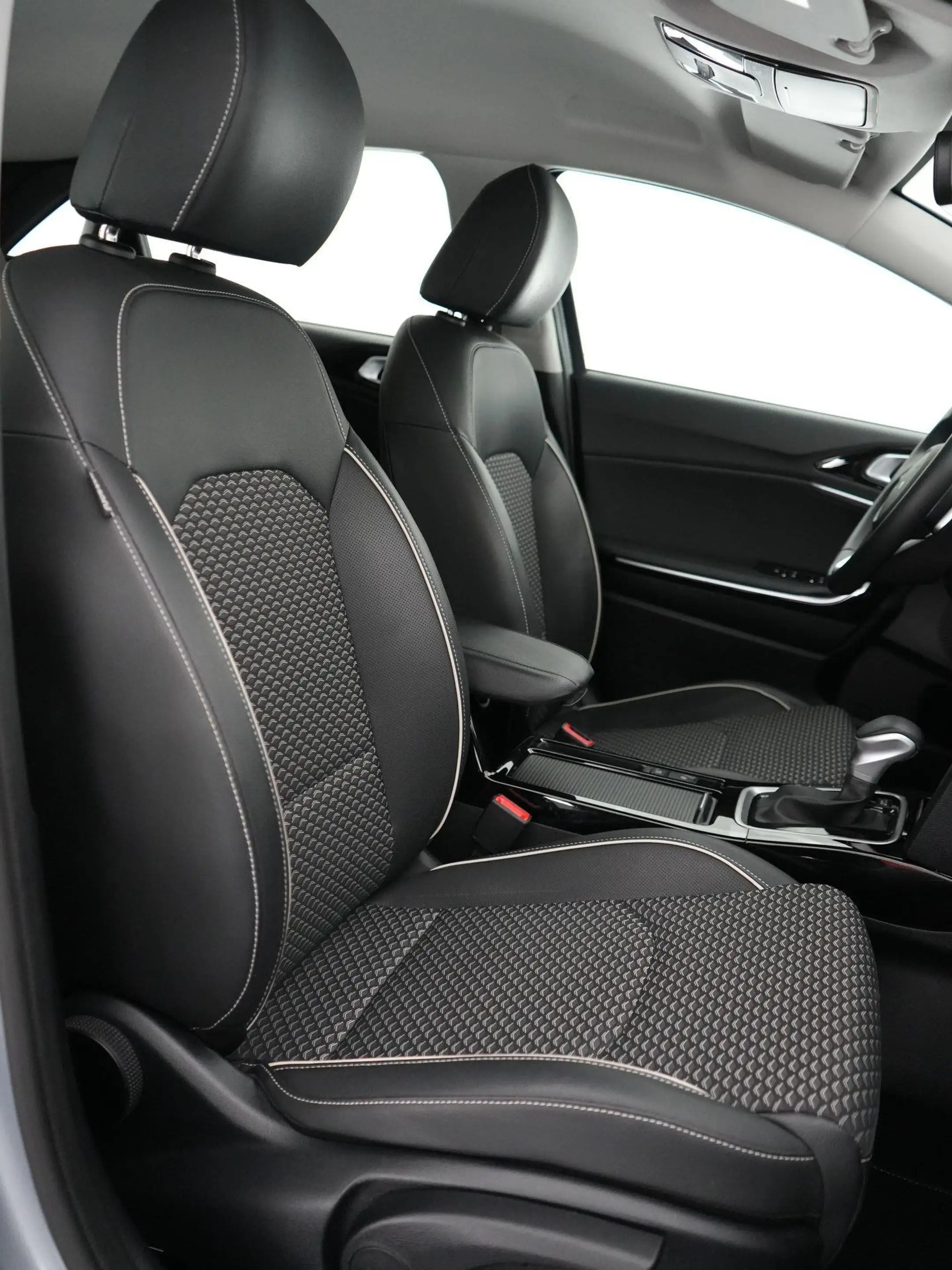 Kia Ceed / cee'd Pulse 1.0 T-GDI 100 MHEV DCT ISG — photo 11