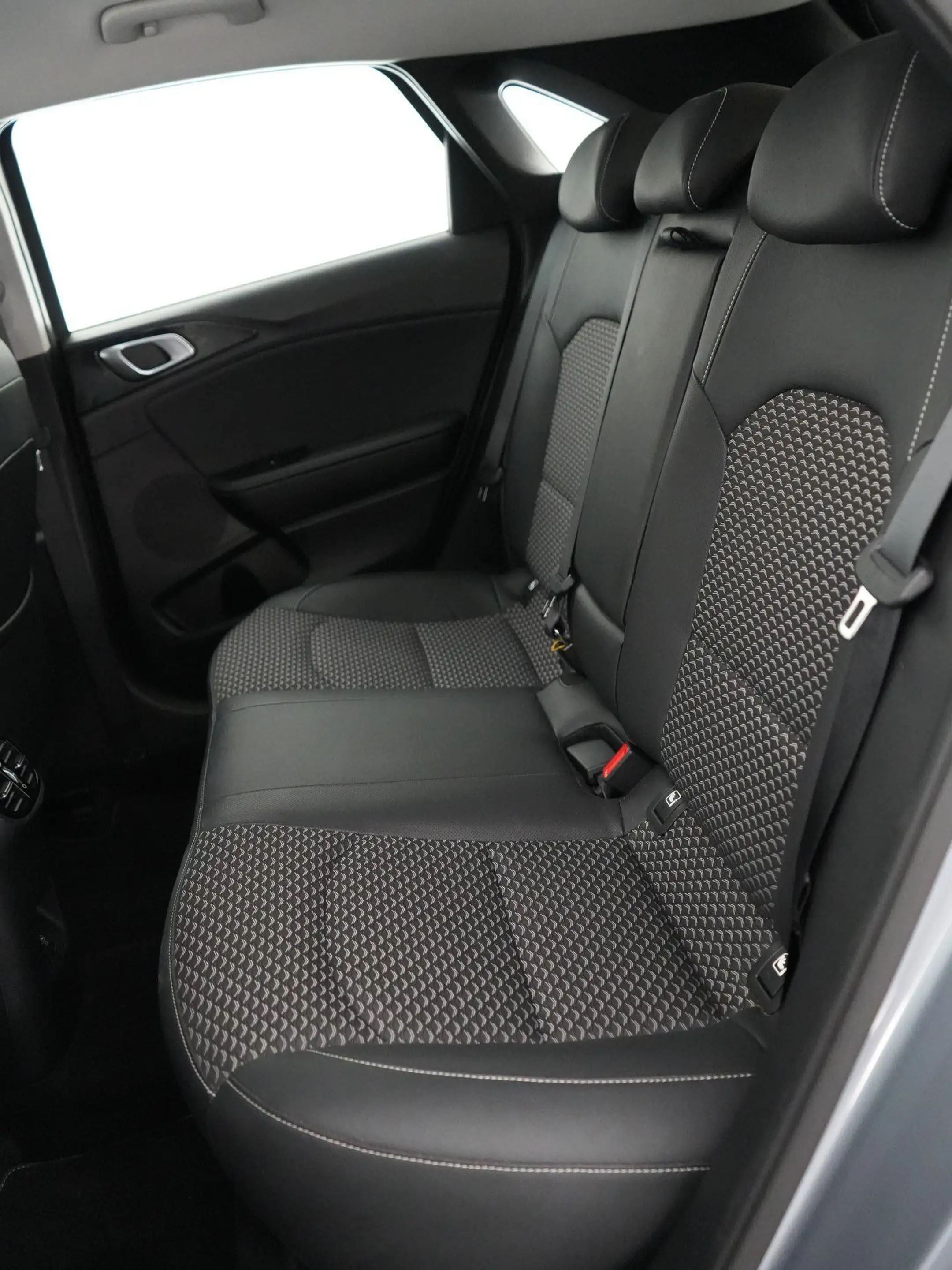 Kia Ceed / cee'd Pulse 1.0 T-GDI 100 MHEV DCT ISG — photo 10