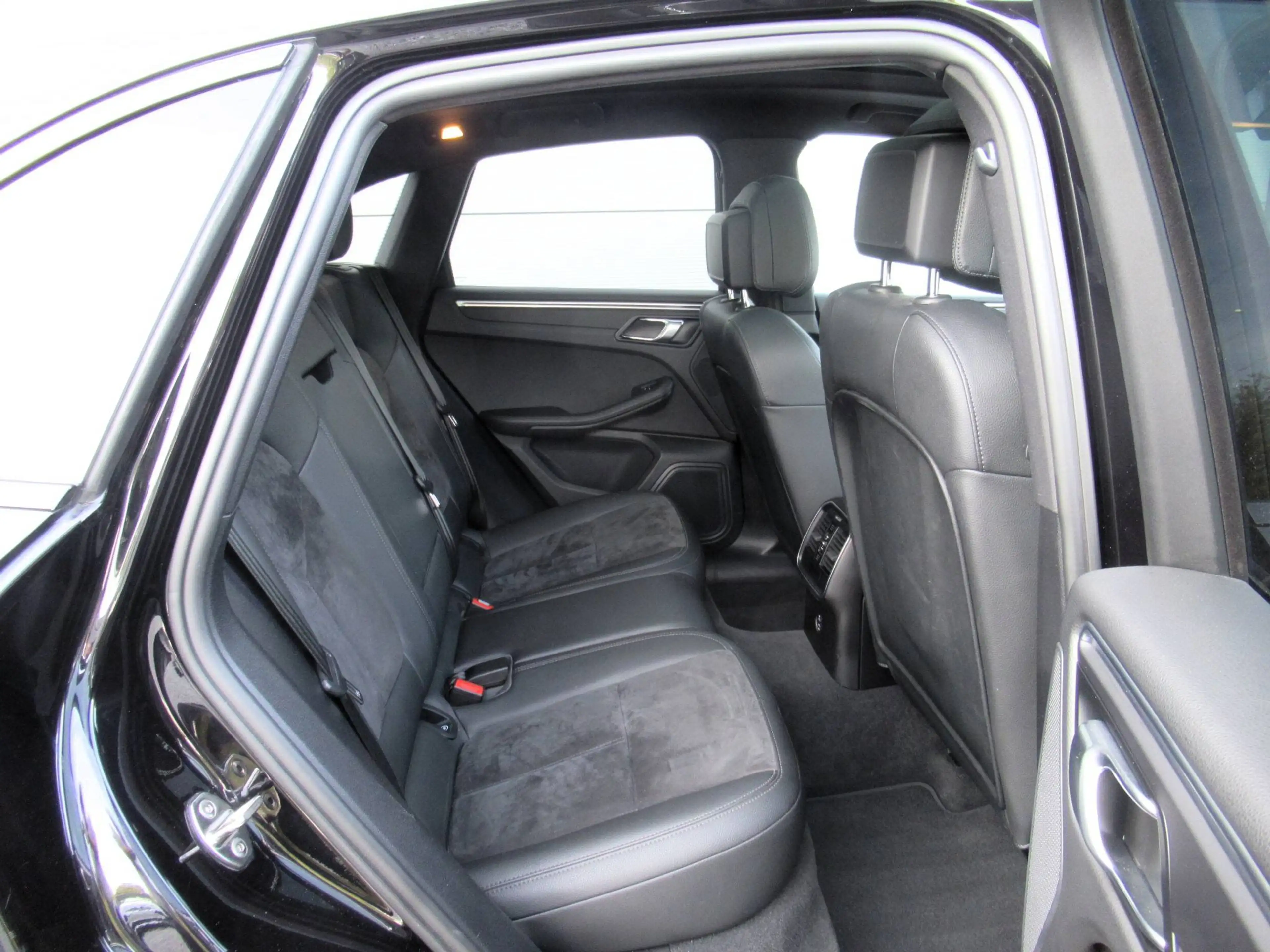 Porsche Macan 2.0i PDK /€27.999 netto / Pano / Leder / Navi / ... — photo 11