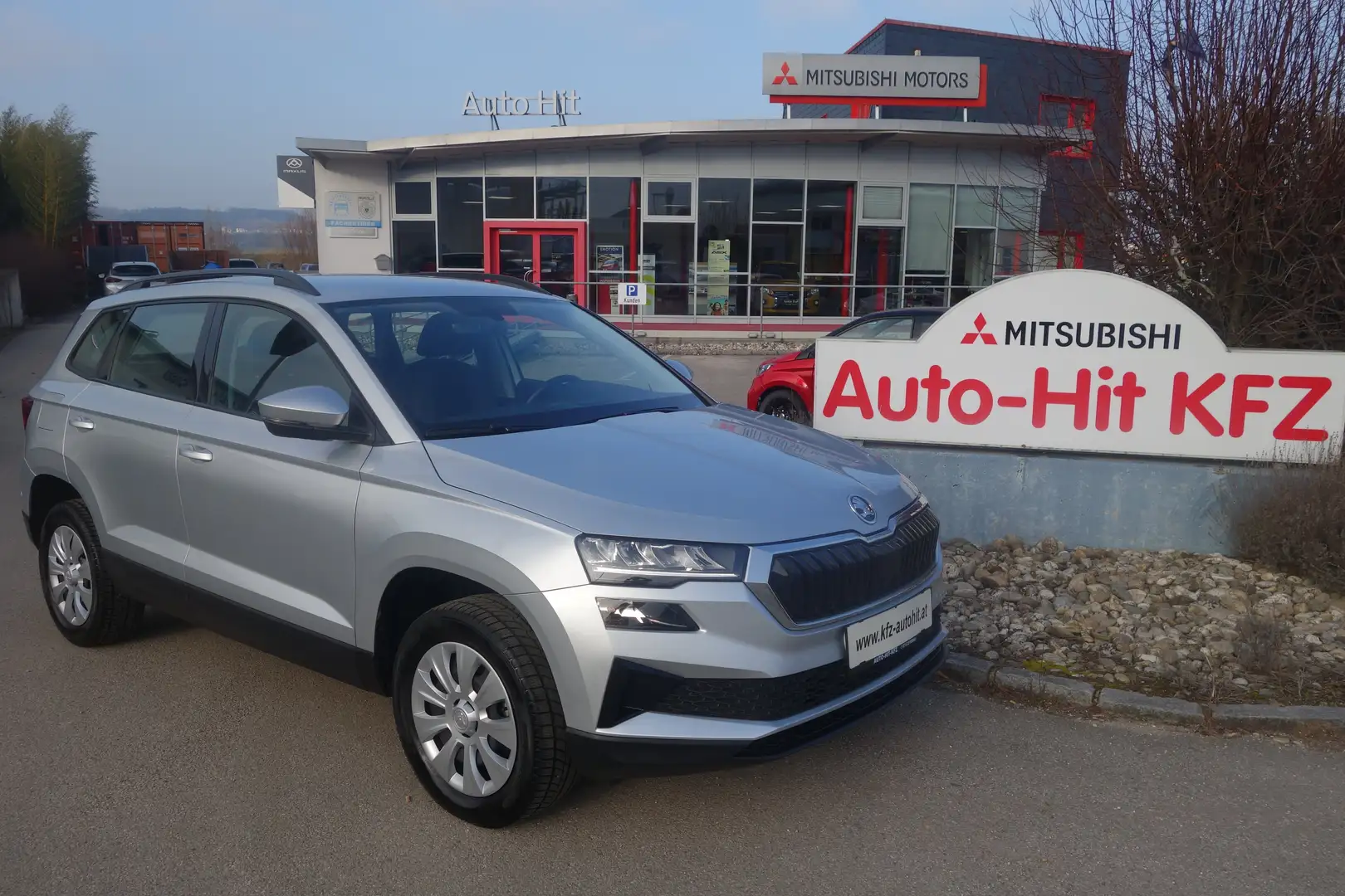 Skoda Karoq 1,0 TSI Active ***leasingfähig*** Silber - 1