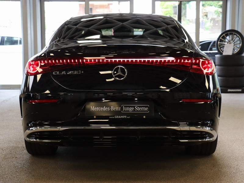 Mercedes-Benz CLA 250 + EQ AMG Pano/Massage/Distronic/LED — photo 6