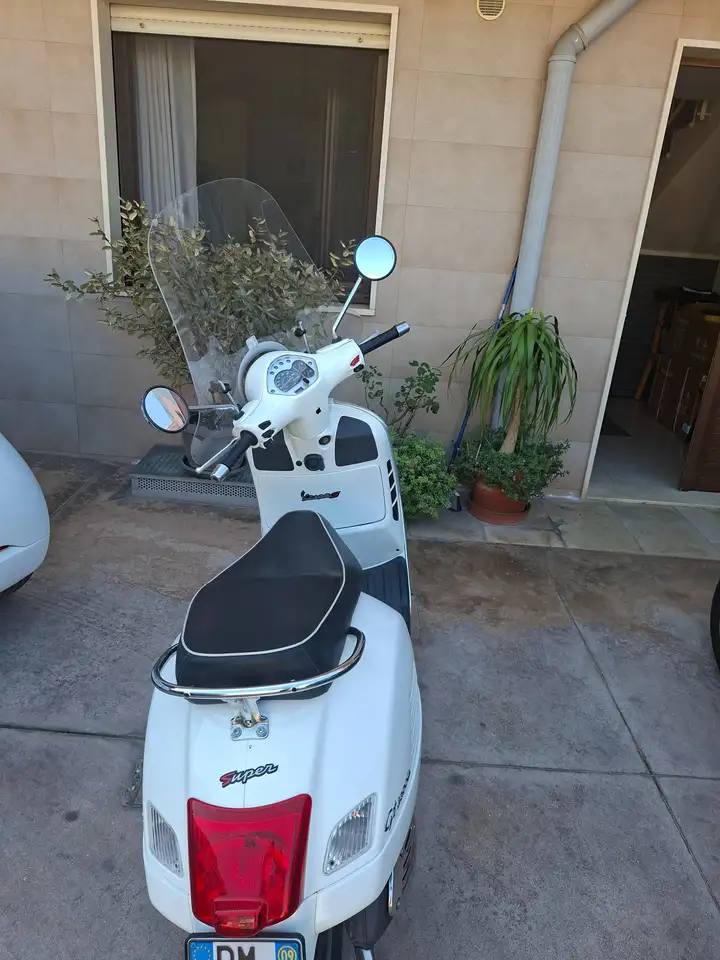 Vespa GTS Super 300