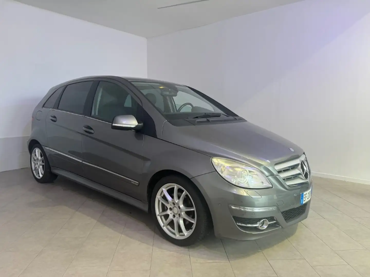 Mercedes-Benz B 200 CDI Premium Gris - 2