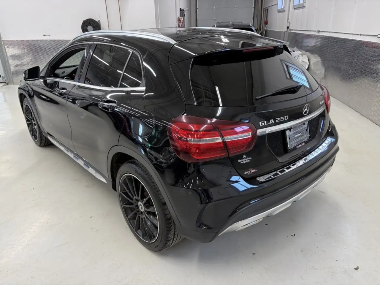 Mercedes-Benz GLA снимка Mercedes-Benz GLA