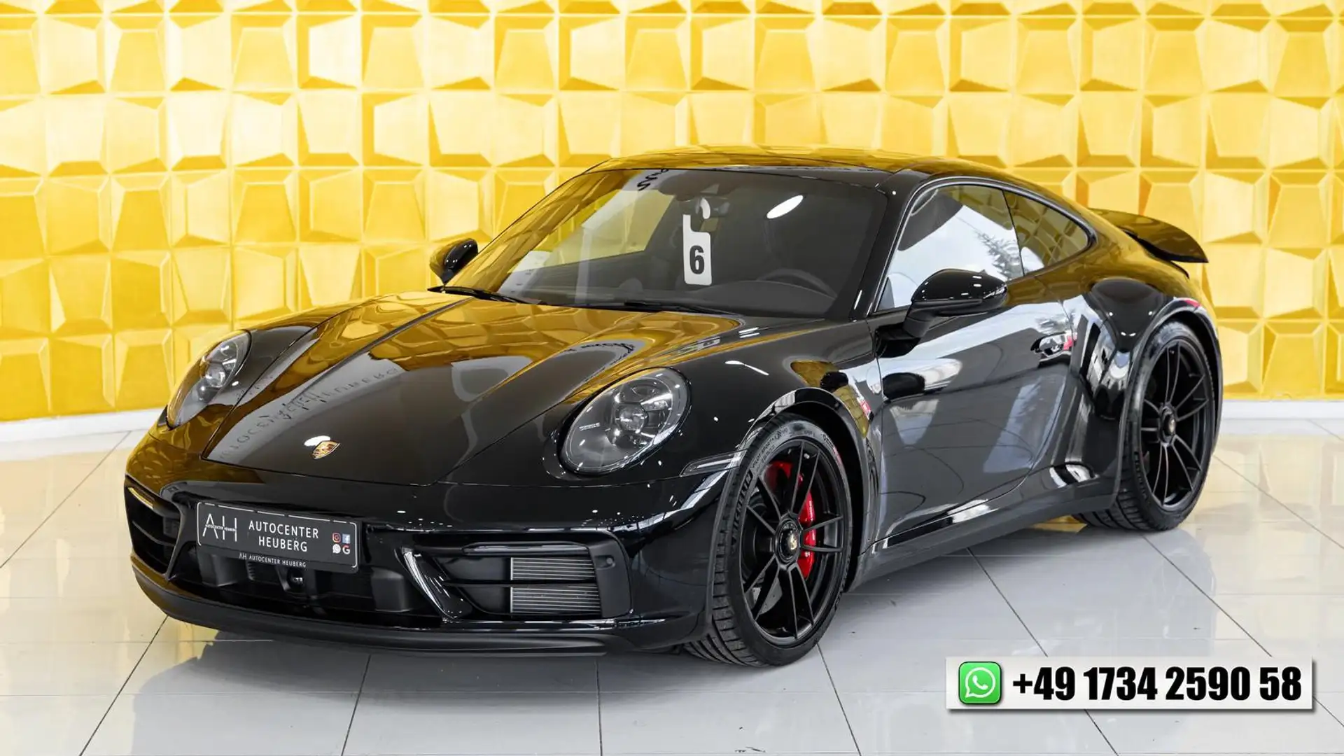 Porsche 911 /992 Carrera 4 GTS*1.Hd*MwST*PANO* Schwarz - 1