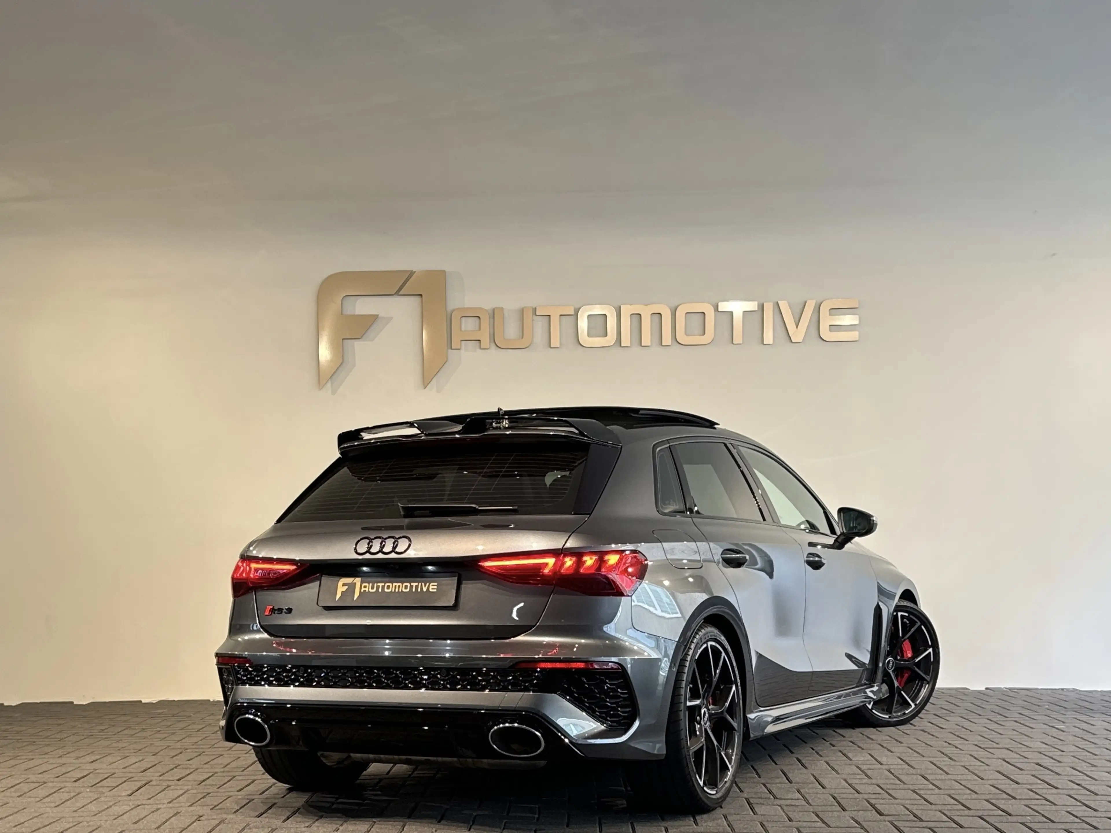 Audi RS3 Sportback 2.5 TFSI quattro Pano|Massage|Blindspot| — photo 4