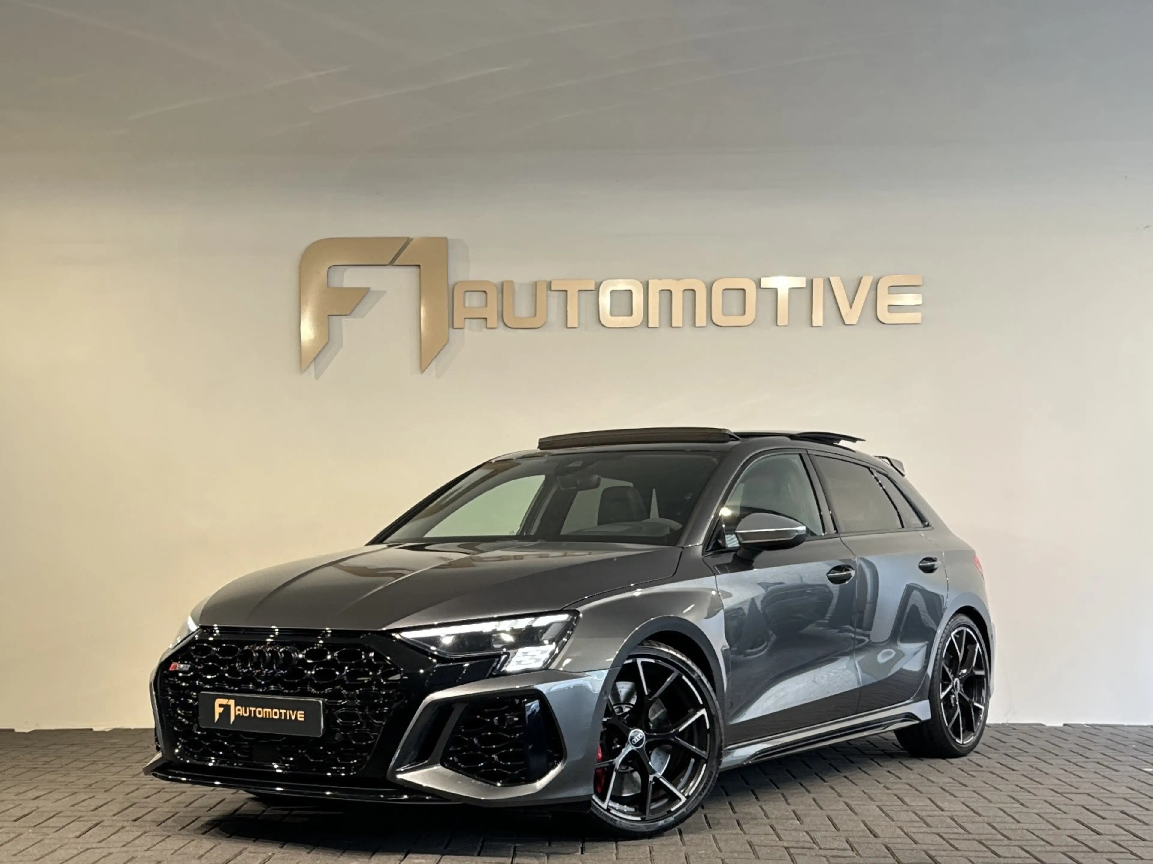 Audi RS3 Sportback 2.5 TFSI quattro Pano|Massage|Blindspot|
