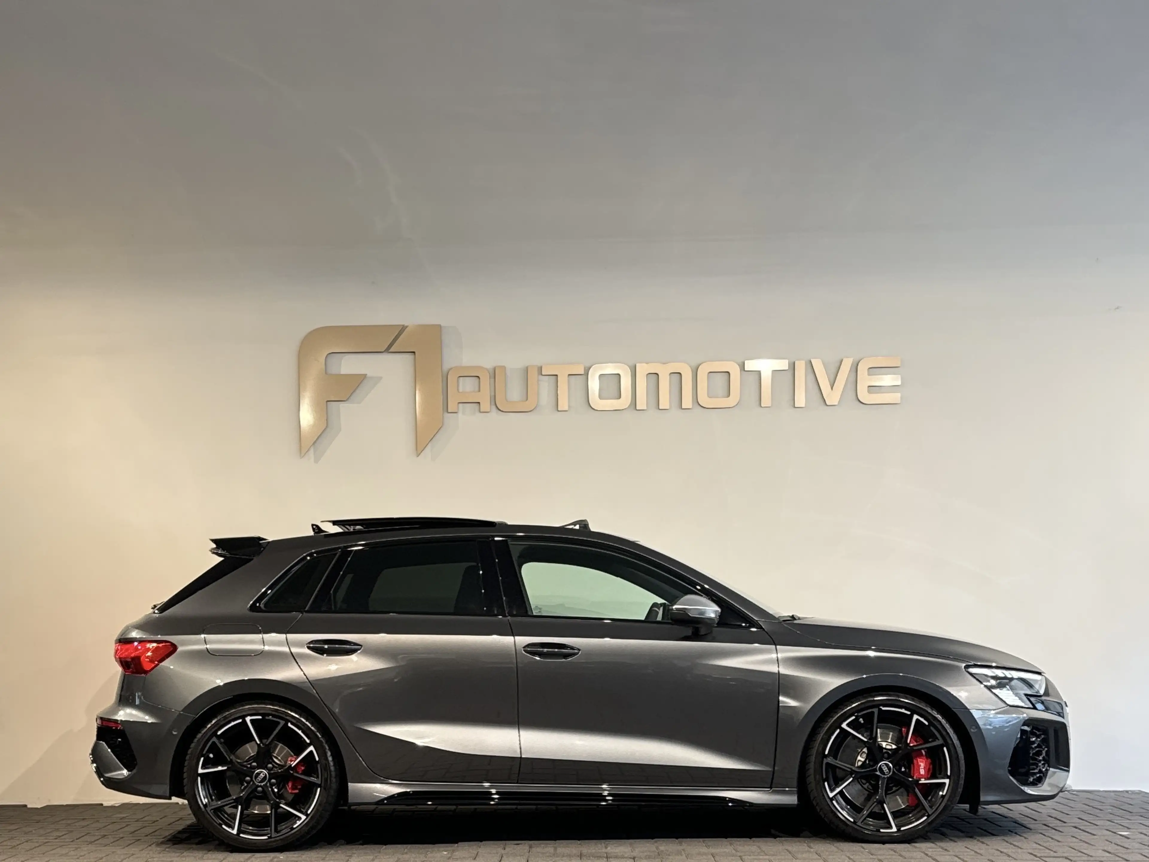 Audi RS3 Sportback 2.5 TFSI quattro Pano|Massage|Blindspot| — photo 8