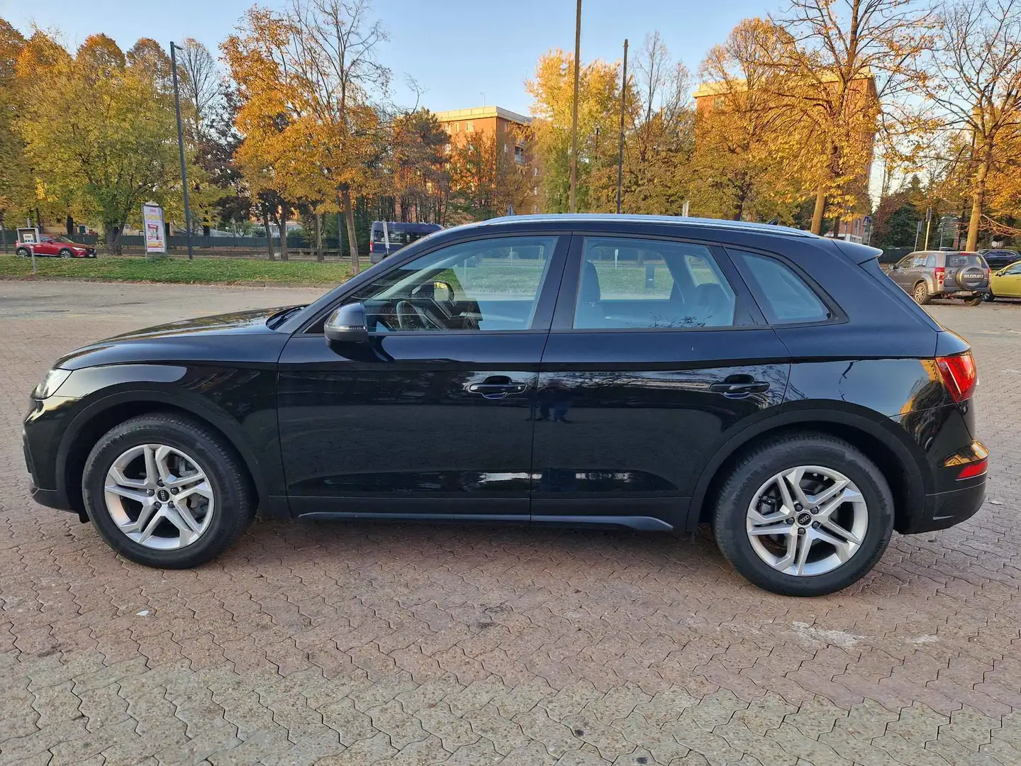 Audi Q5 35 2.0 tdi mhev 12V 163CV Business s-tronic Nero - 2