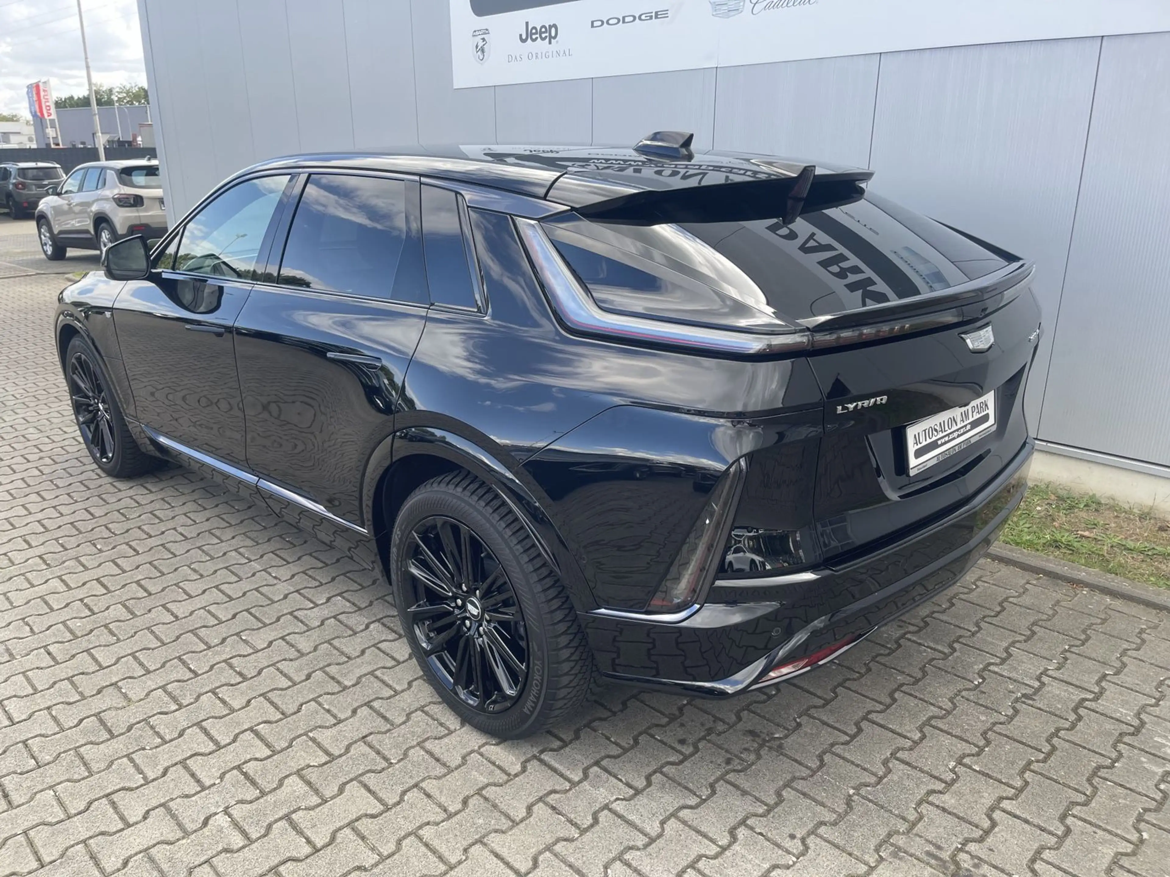 Cadillac Lyriq Sport 600e AWD | schwarze Felgen — photo 13