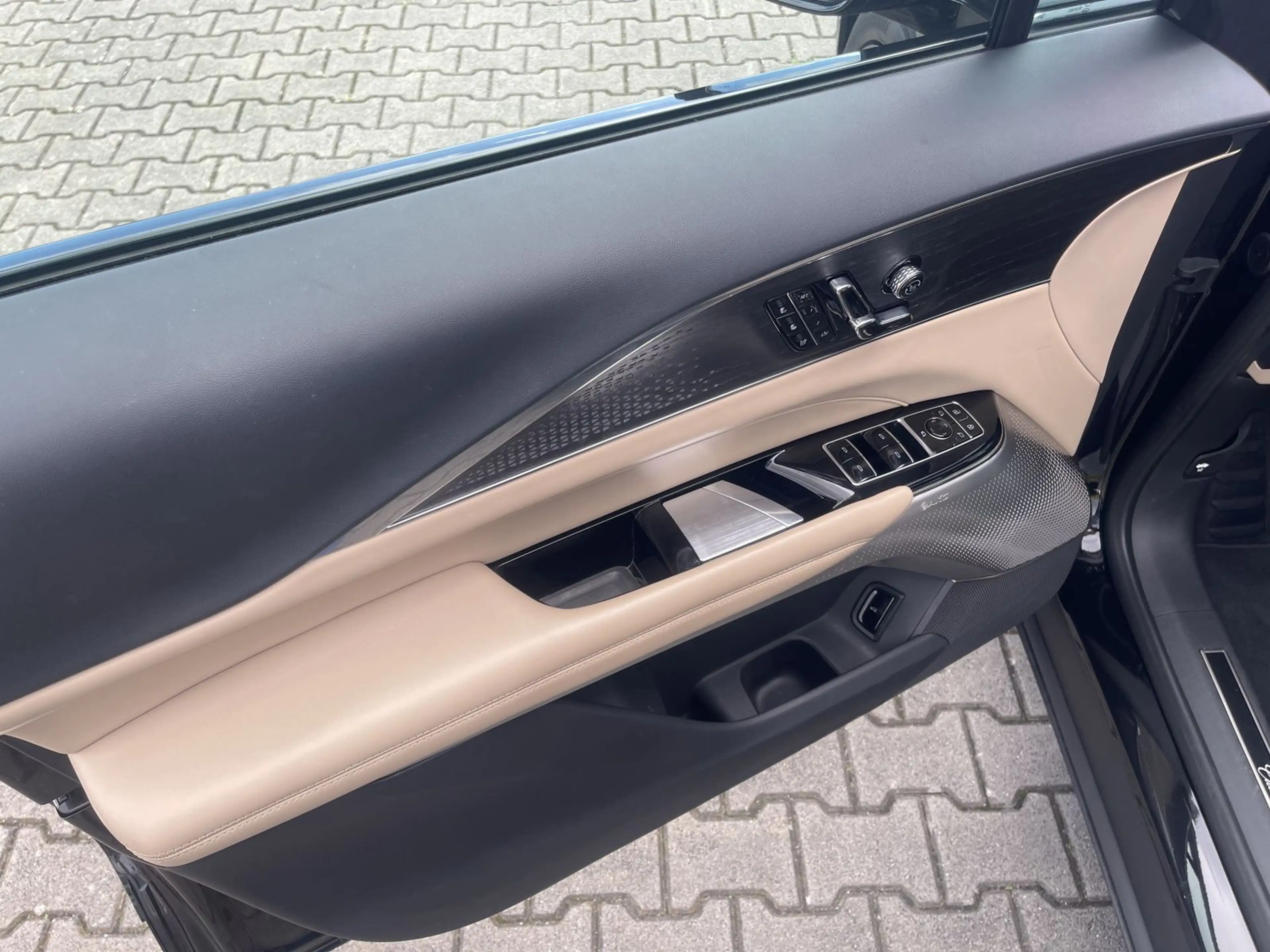 Cadillac Lyriq Sport 600e AWD | schwarze Felgen — photo 7