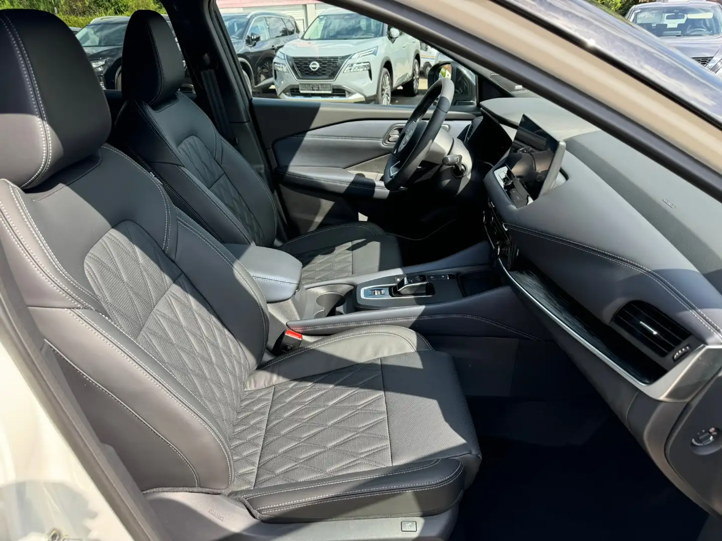 Nissan Qashqai 1.5 VC-T Tekna+ e-Power Design Paket Business Pake Bílá - 2
