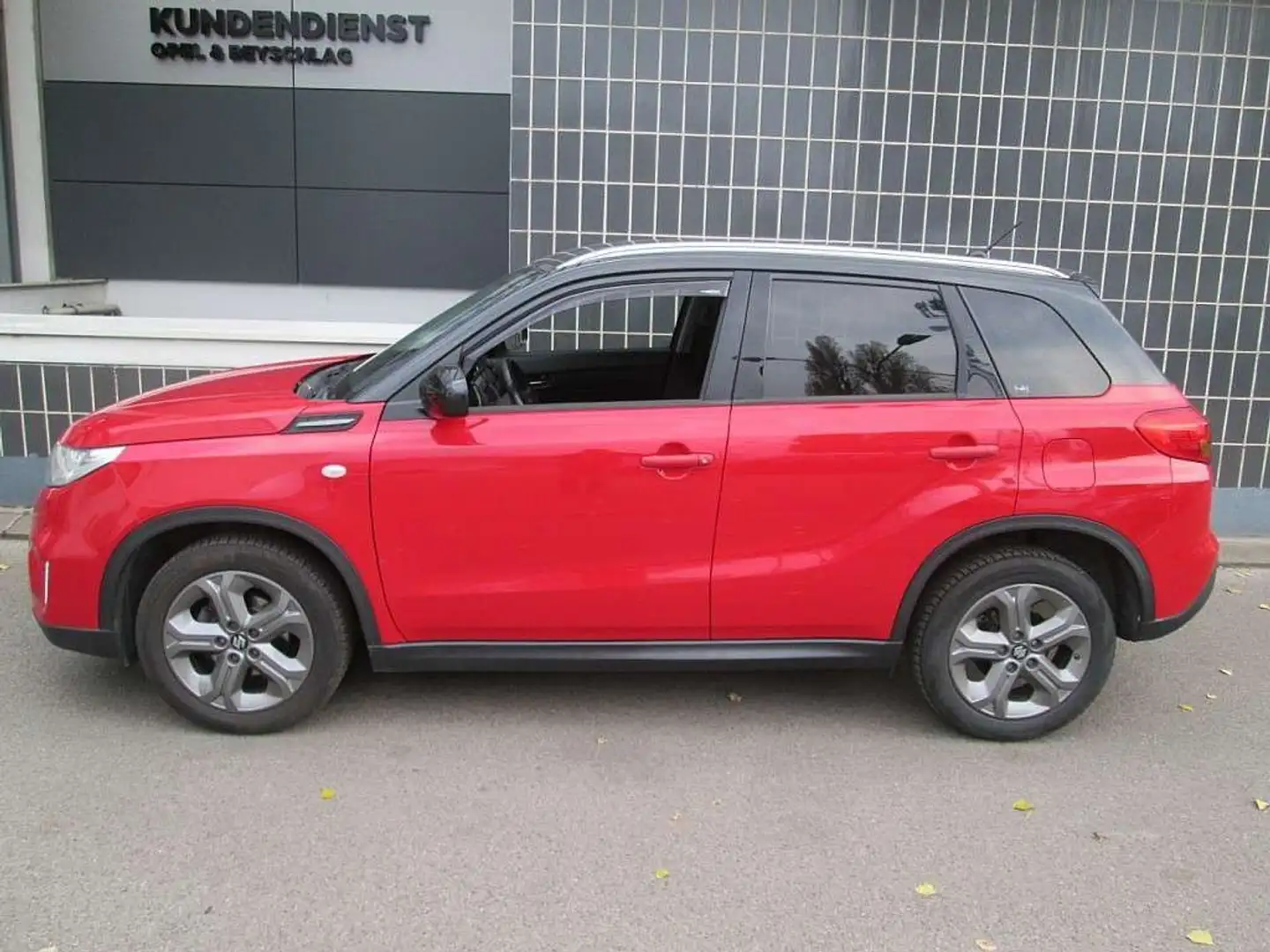 Suzuki Vitara 1.6 Comfort 4x2 Automatik Navi Kamera SHZ Roşu - 2