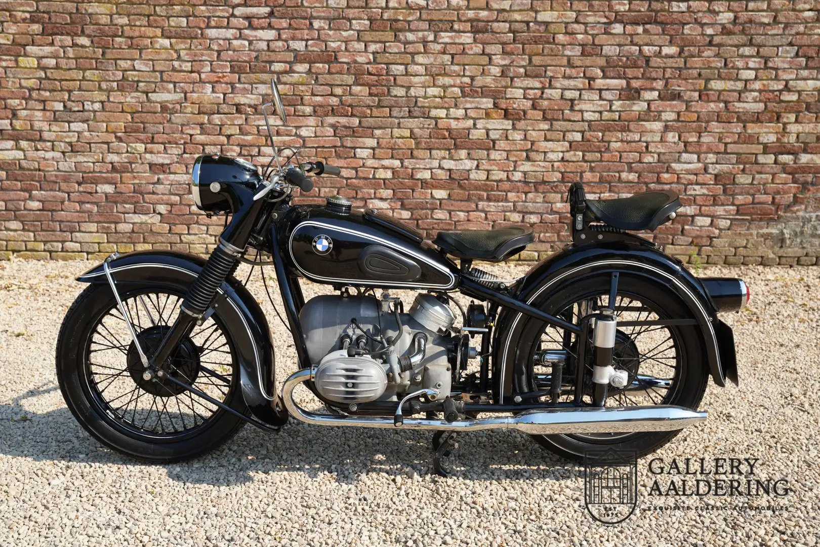 BMW R 51/3 500cc Matching Numbers, original Dutch delivered, Zwart - 1