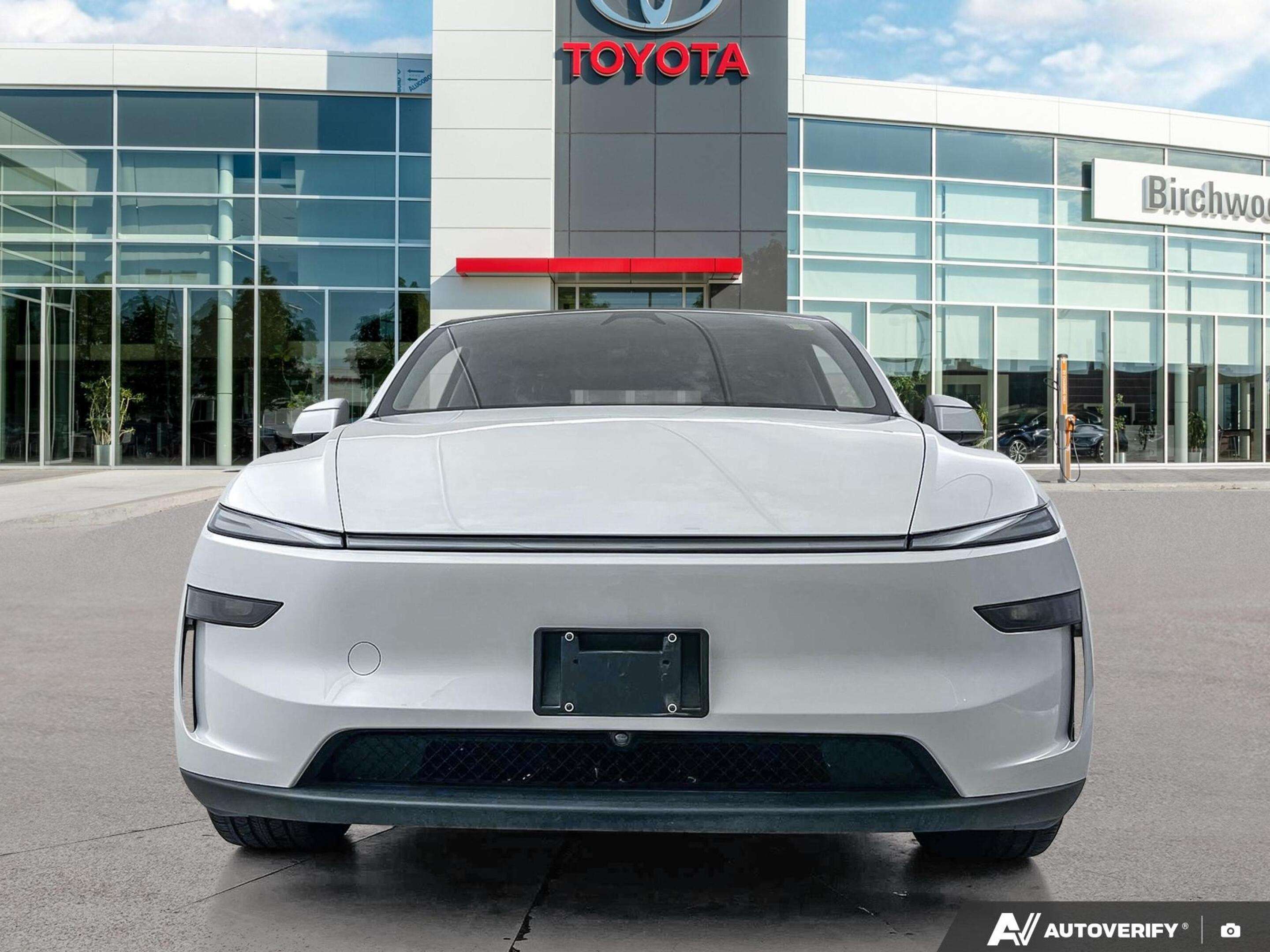 2026 Tesla Model Y — photo 3
