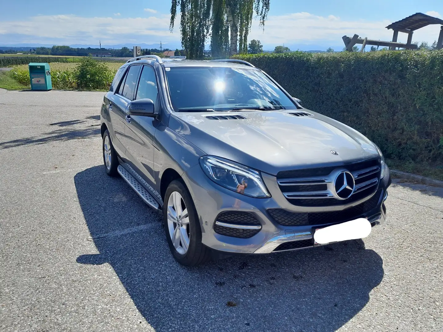 Mercedes-Benz GLE 250 d 4Matic Aut. Grau - 2