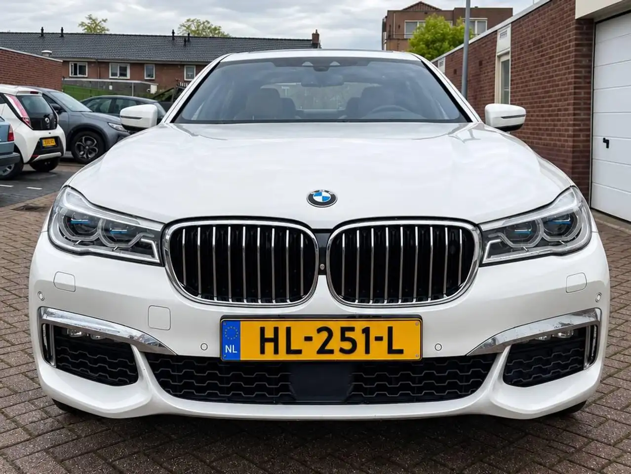 BMW 750
