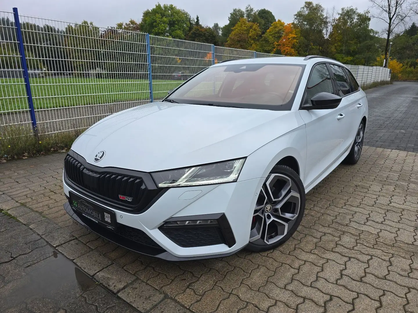 Skoda Octavia Combi 2.0 TDI DSG RS PLUS °AHK°HEAD-UP° Blanc - 1
