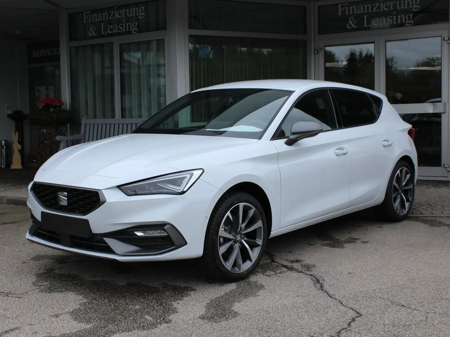 SEAT Leon 1.5 TSI 110 kW FR MATRIX LED NAVI Weiß - 1