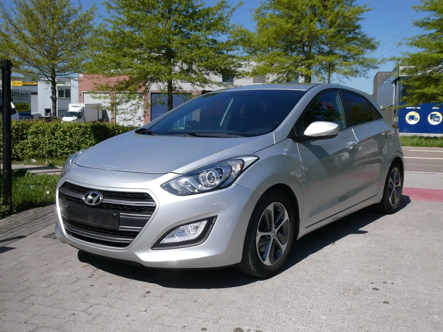Hyundai i30 1.4i Airco,Cruise,PDC,Trekhaak, 1jaar Garantie Argent - 2