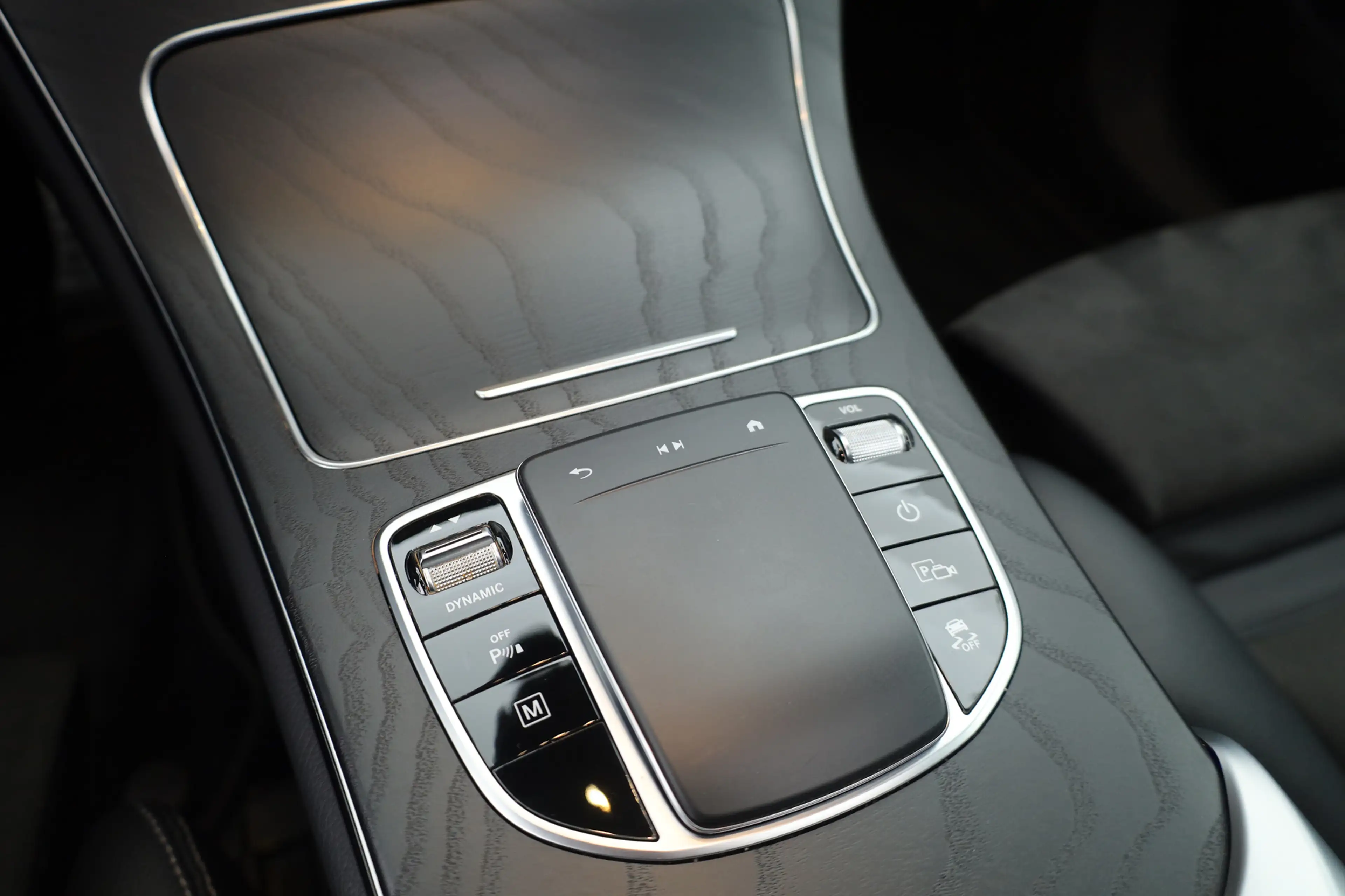 Mercedes-Benz GLC 300 Coupé 300e 4MATIC Business Solution AMG | SOH 100% — photo 41
