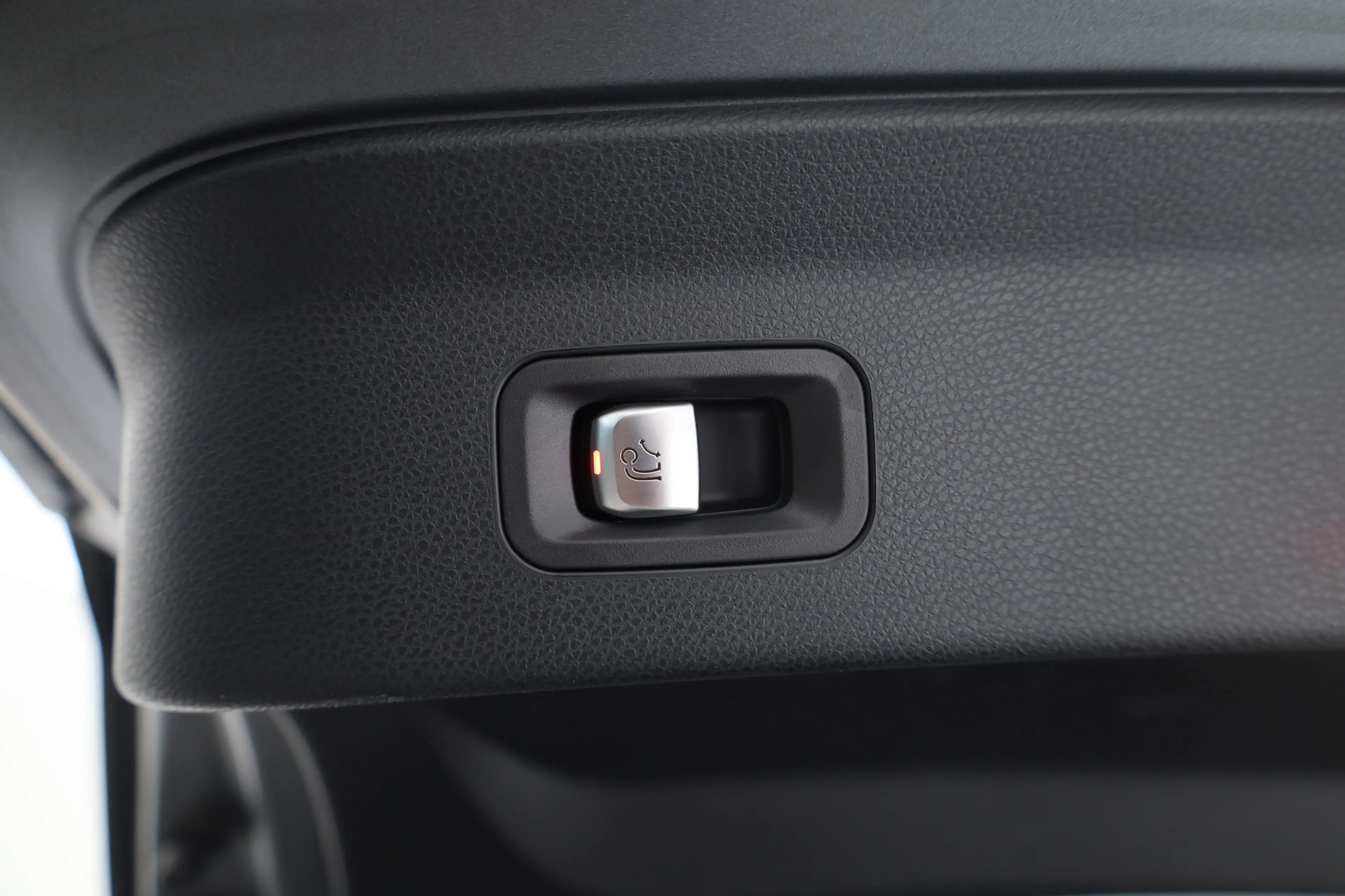 Mercedes-Benz GLC 300 Coupé 300e 4MATIC Business Solution AMG | SOH 100% — photo 48